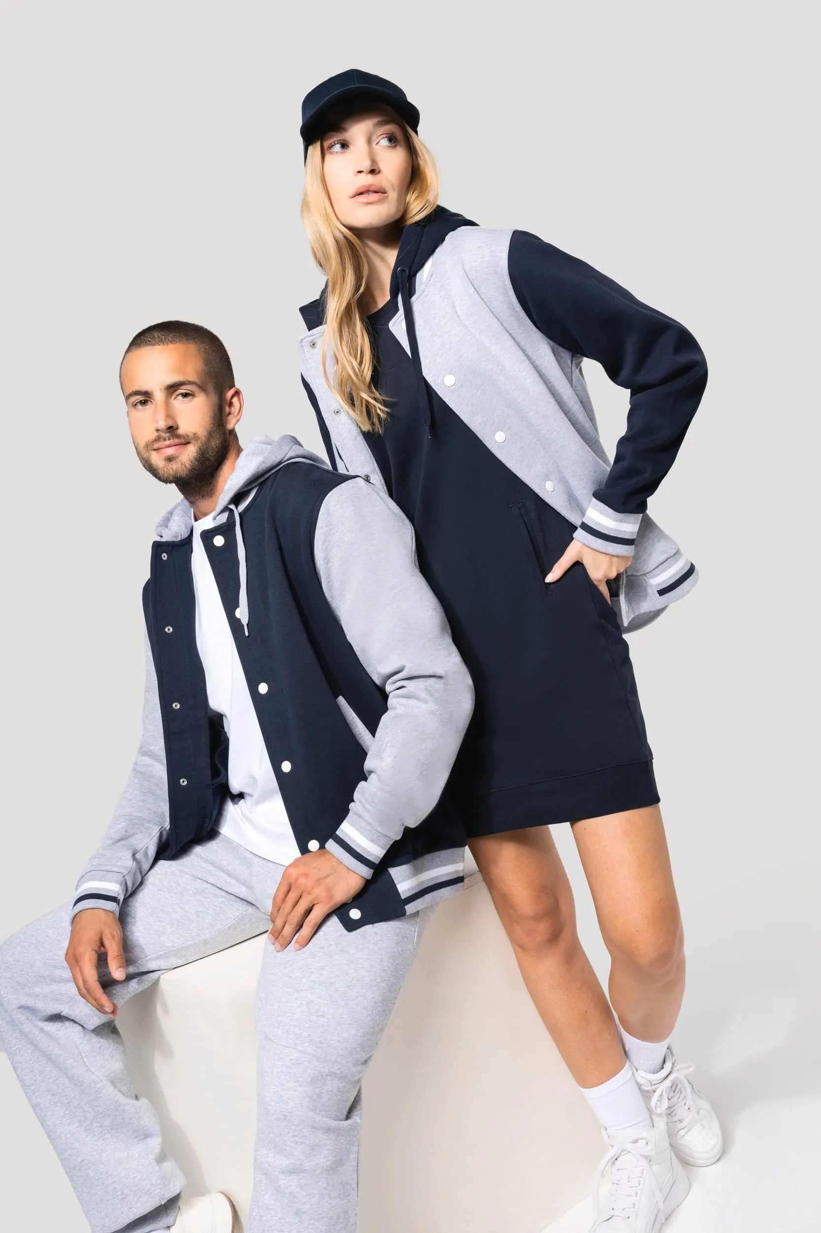 Cazadora tipo Béisbolera con capucha unisex