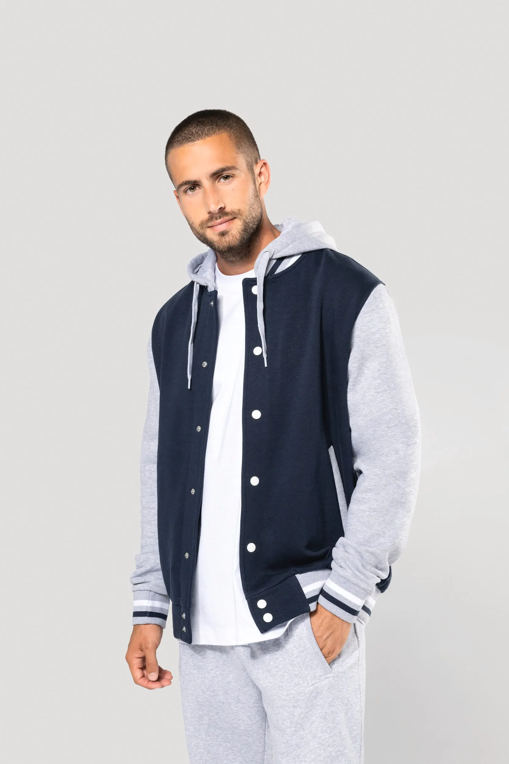 Cazadora tipo Béisbolera con capucha unisex