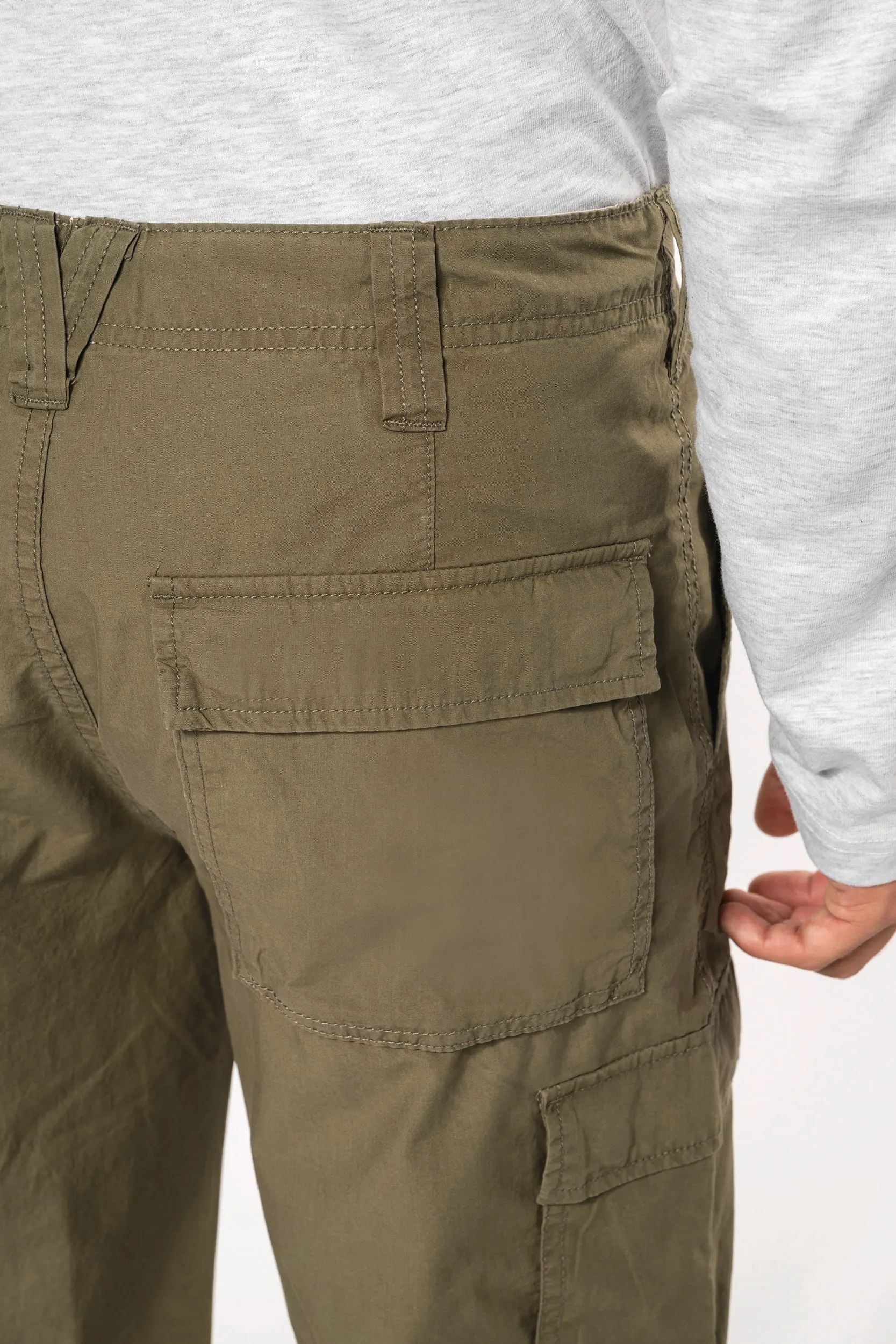 Pantalón ligero multibolsillos para hombre
