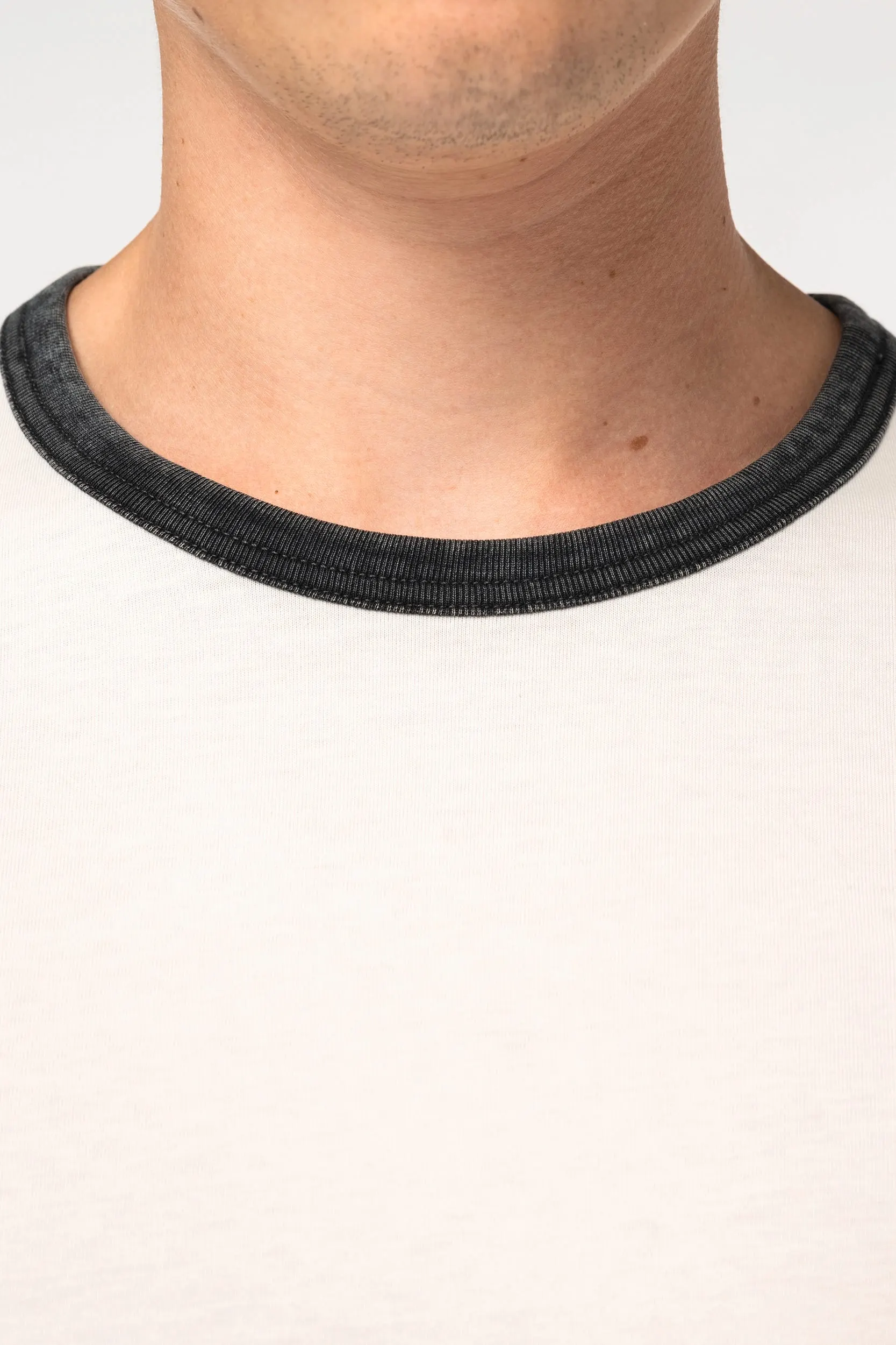 Camiseta ringer ecorresponsable con ribetes contrastados efecto lavado hombre