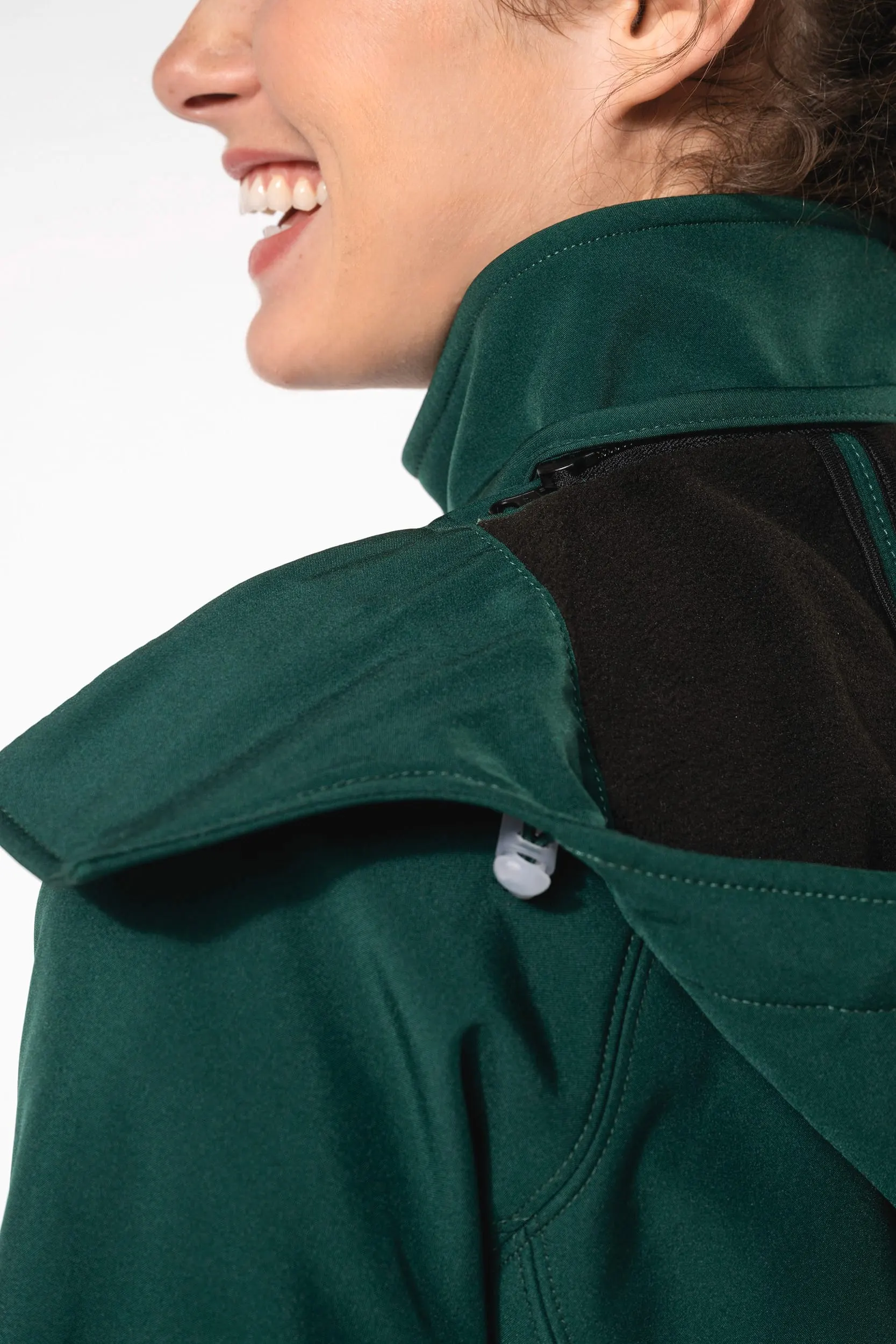 Chaqueta softshell con capucha extraíble mujer
