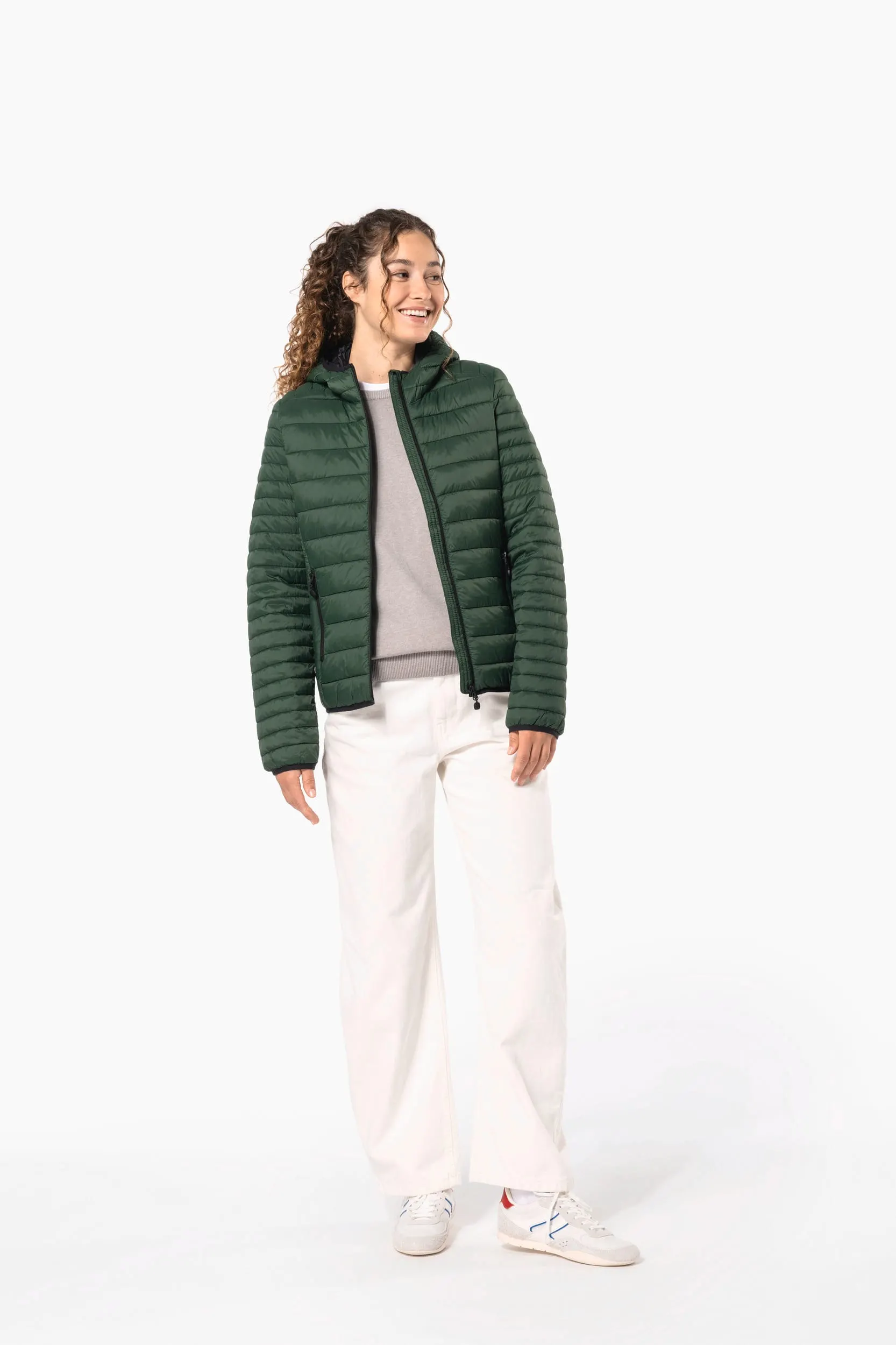 Chaqueta acolchada y ligera con capucha mujer