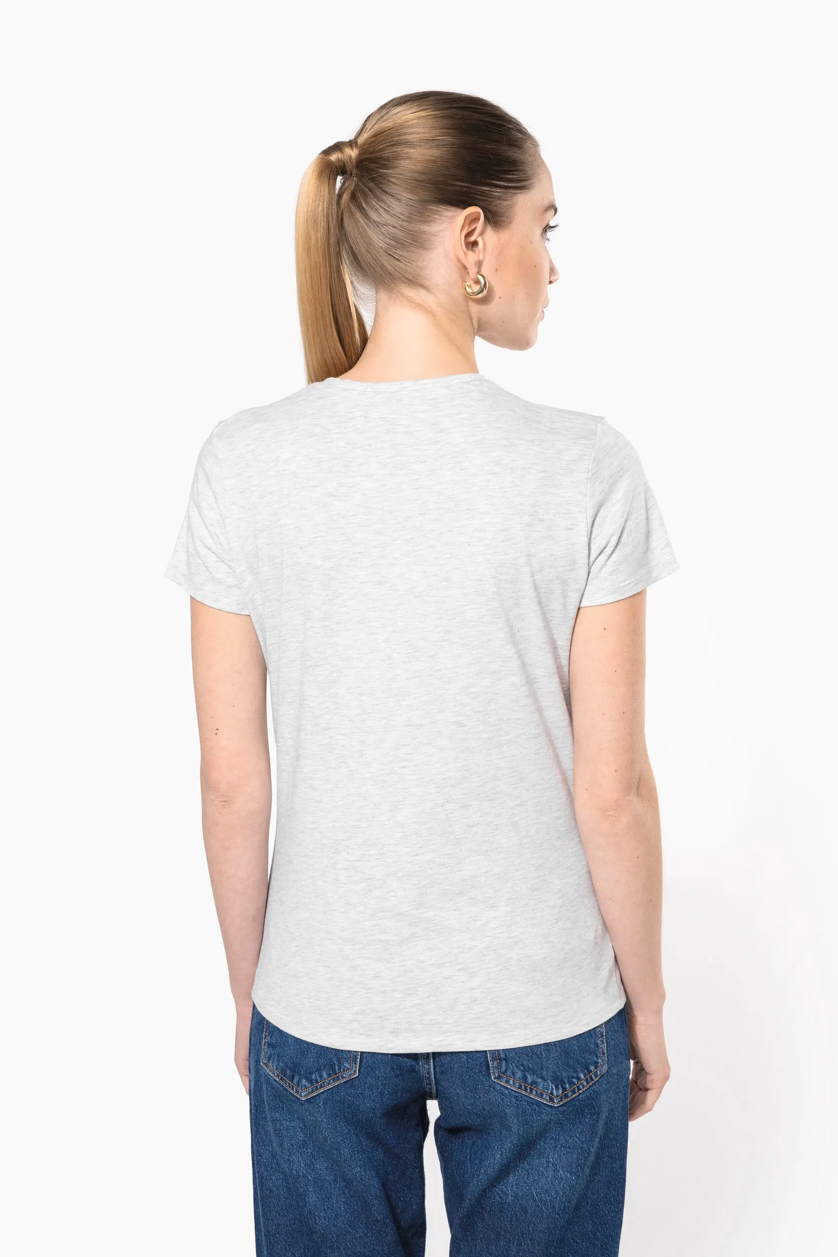 Camiseta de manga cota y cuello de pico mujer