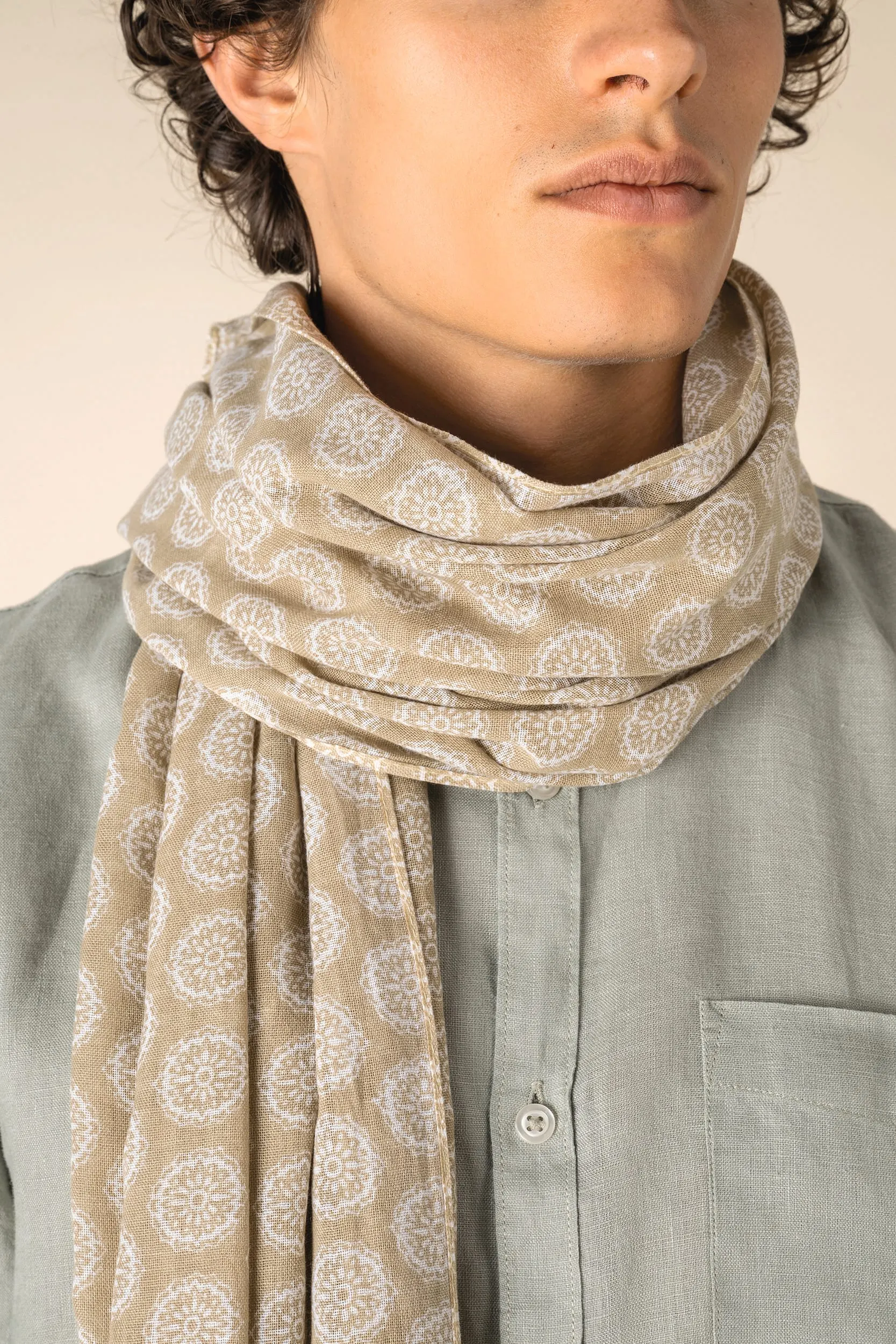 Fular con estampado unisex