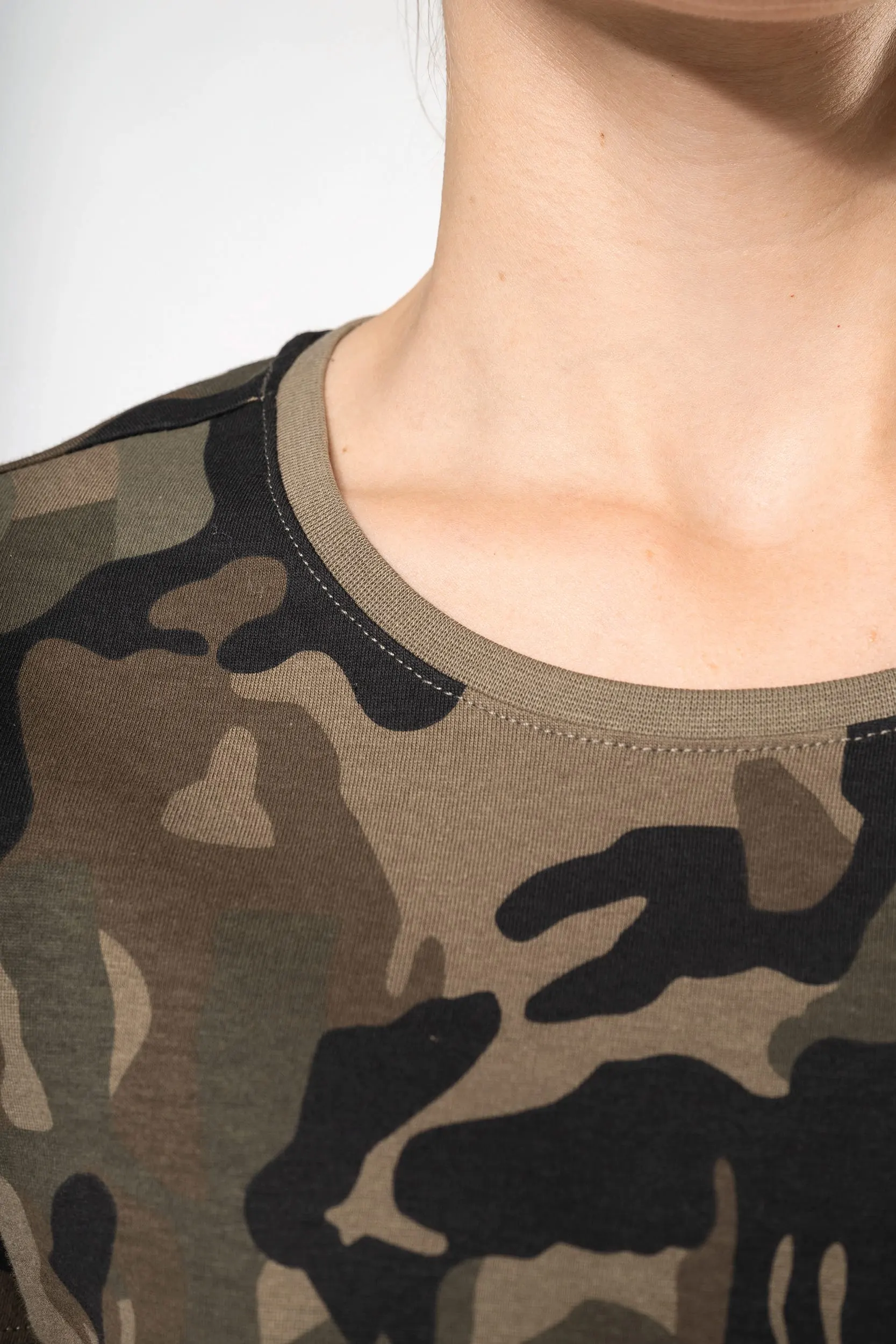 Camiseta camuflaje mujer