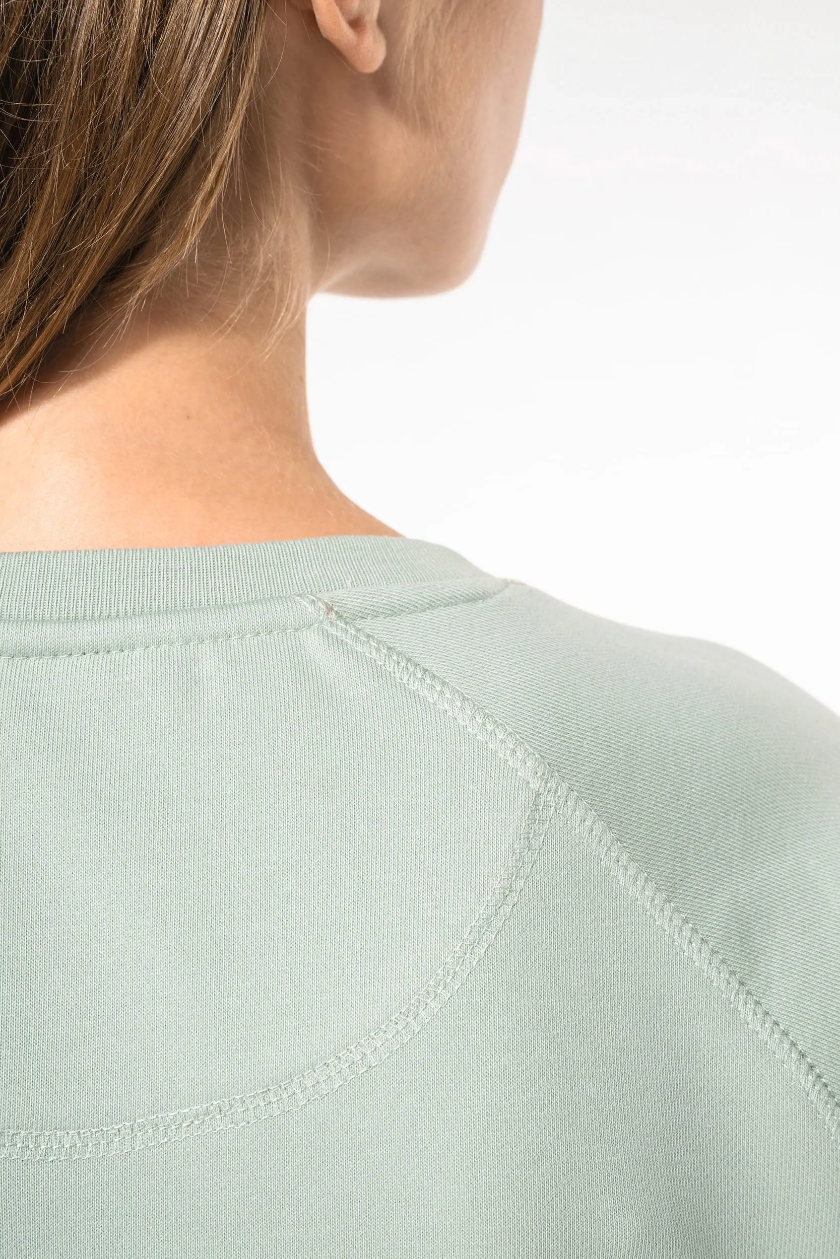 Sudadera algodón orgánico con cuello redondo y mangas raglan de mujer