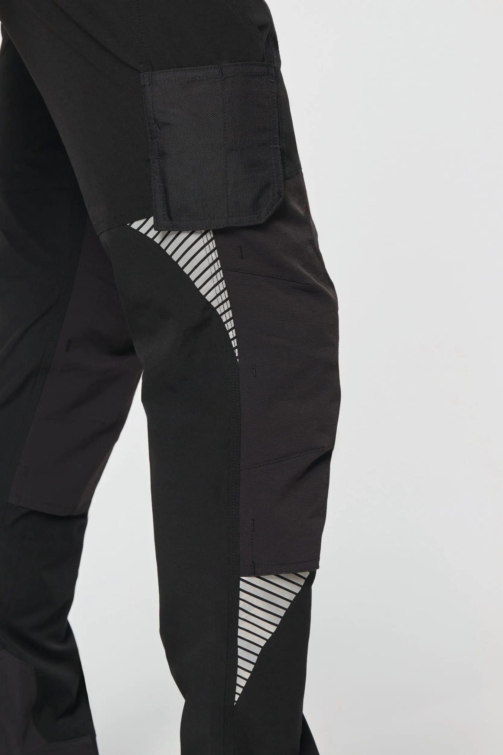 Pantalón ligero stretch reciclado multibolsillos unisex