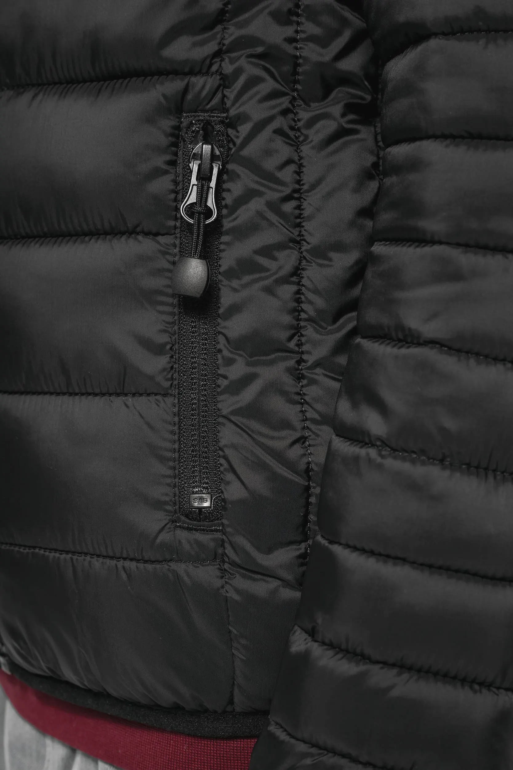 Chaqueta acolchada y ligera con capucha niños