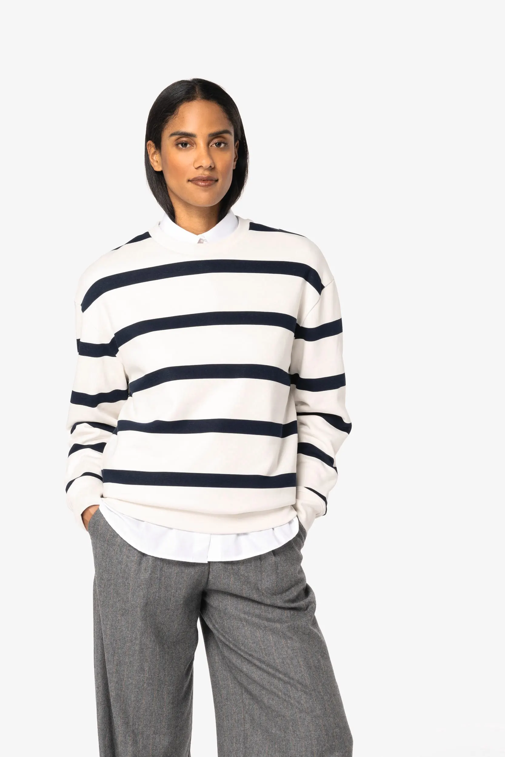 Sudadera ecorresponsable de cuello redondo a rayas y hombros caídos unisex