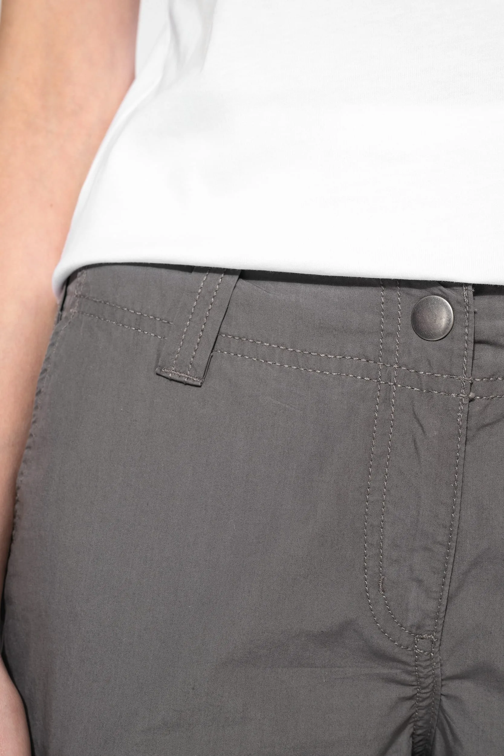 Pantalón ligero multibolsillos para mujer