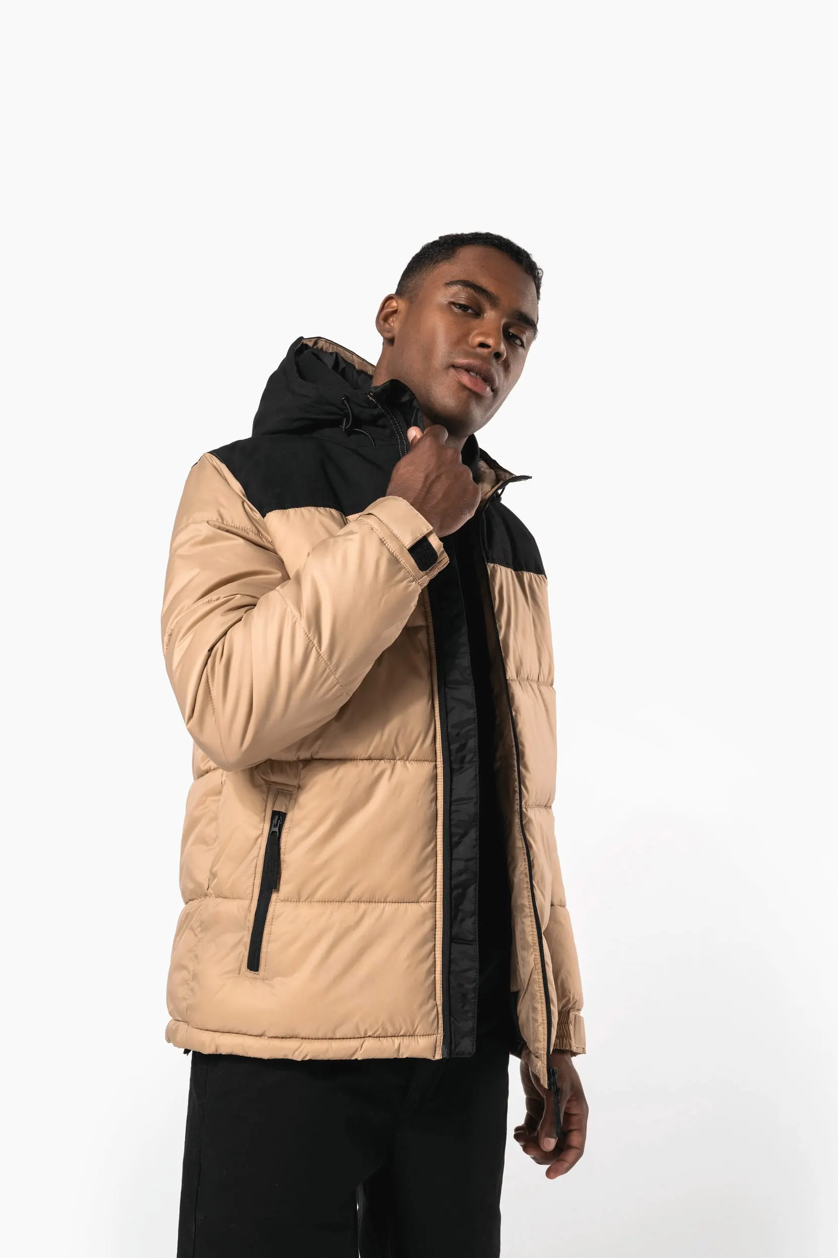 Parka acolchada bicolor con capucha unisex