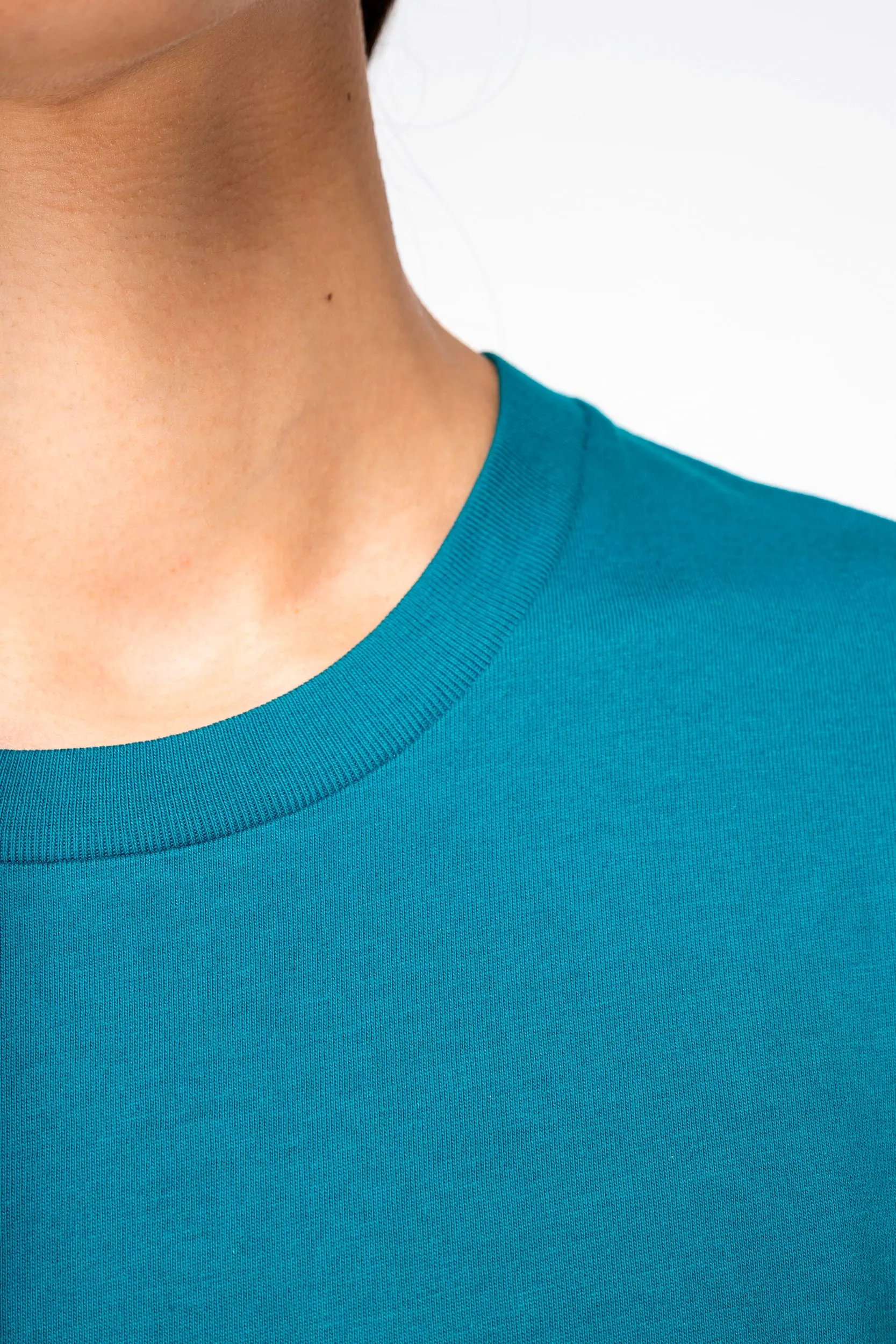Camiseta ecorresponsable de hombros caídos unisex