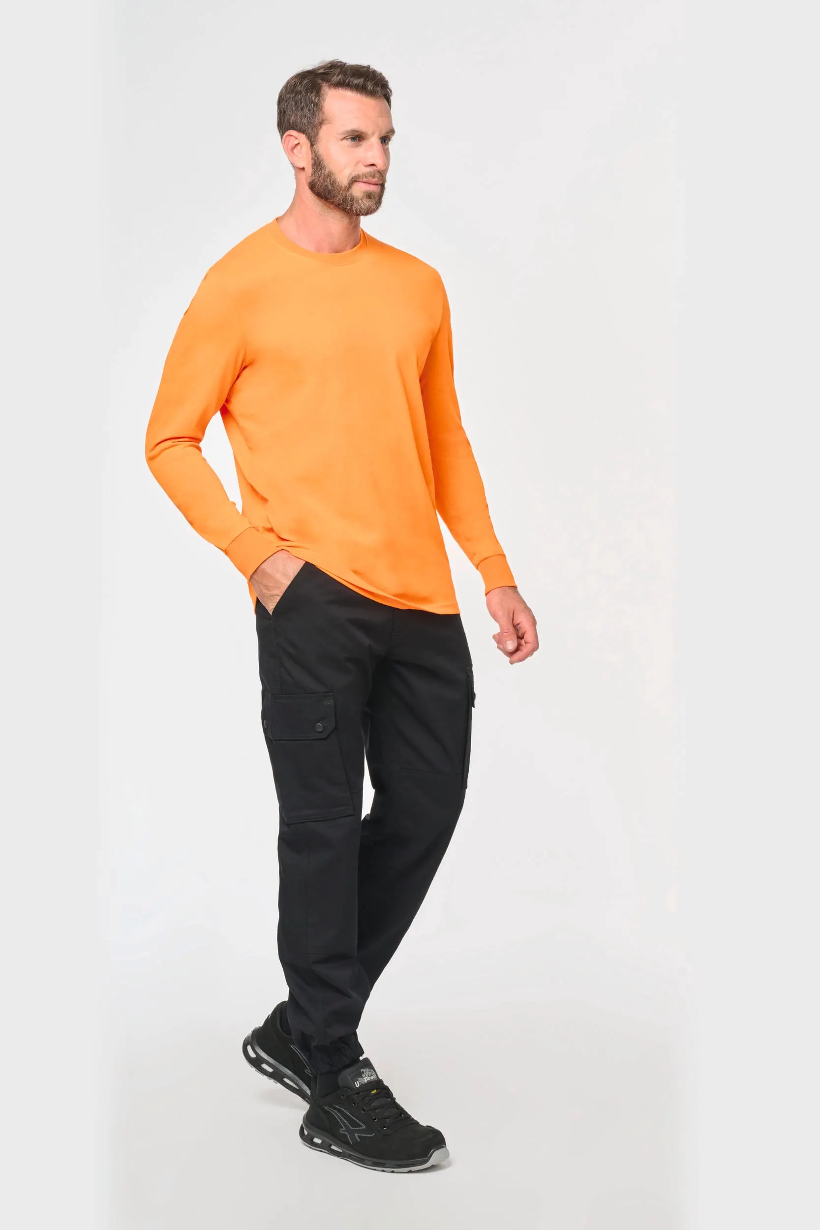 Pantalón tipo cargo unisex con bajo elástico