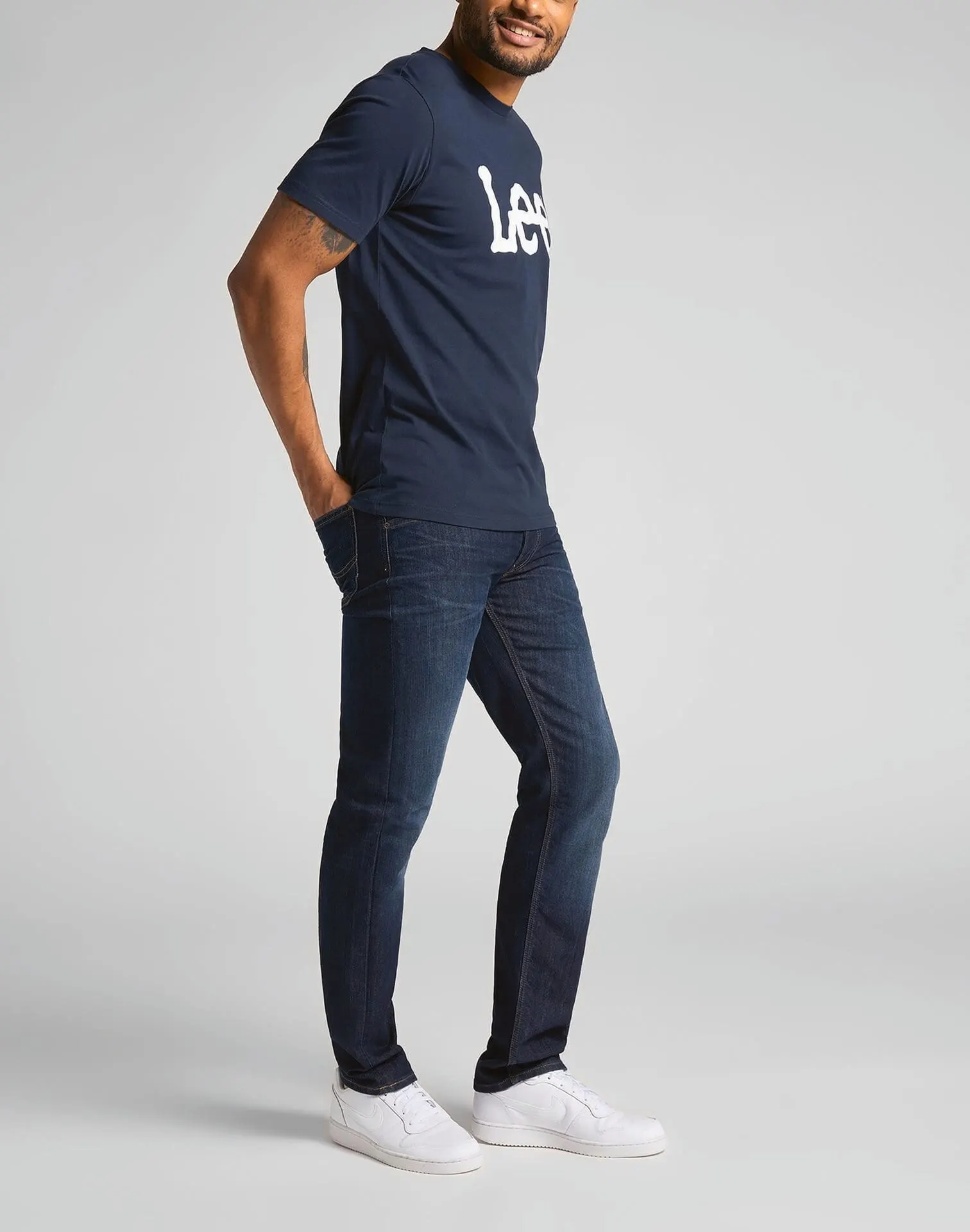 Camiseta con logo