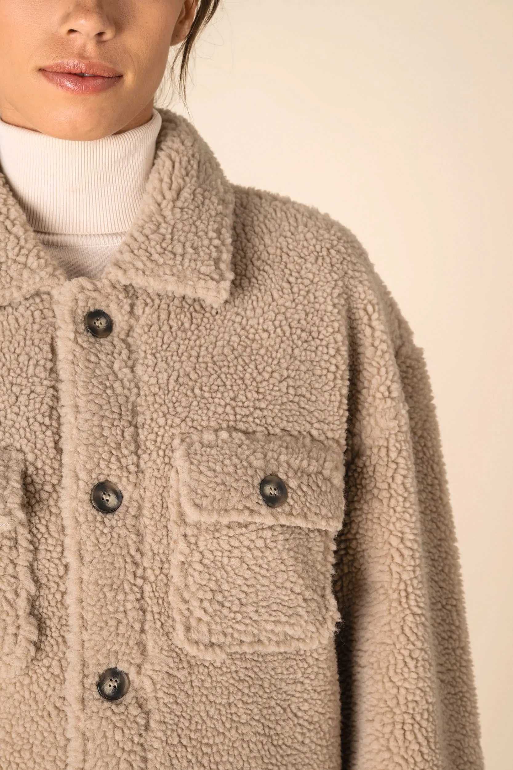 Sobrecamisa de sherpa con hombros caídos unisex
