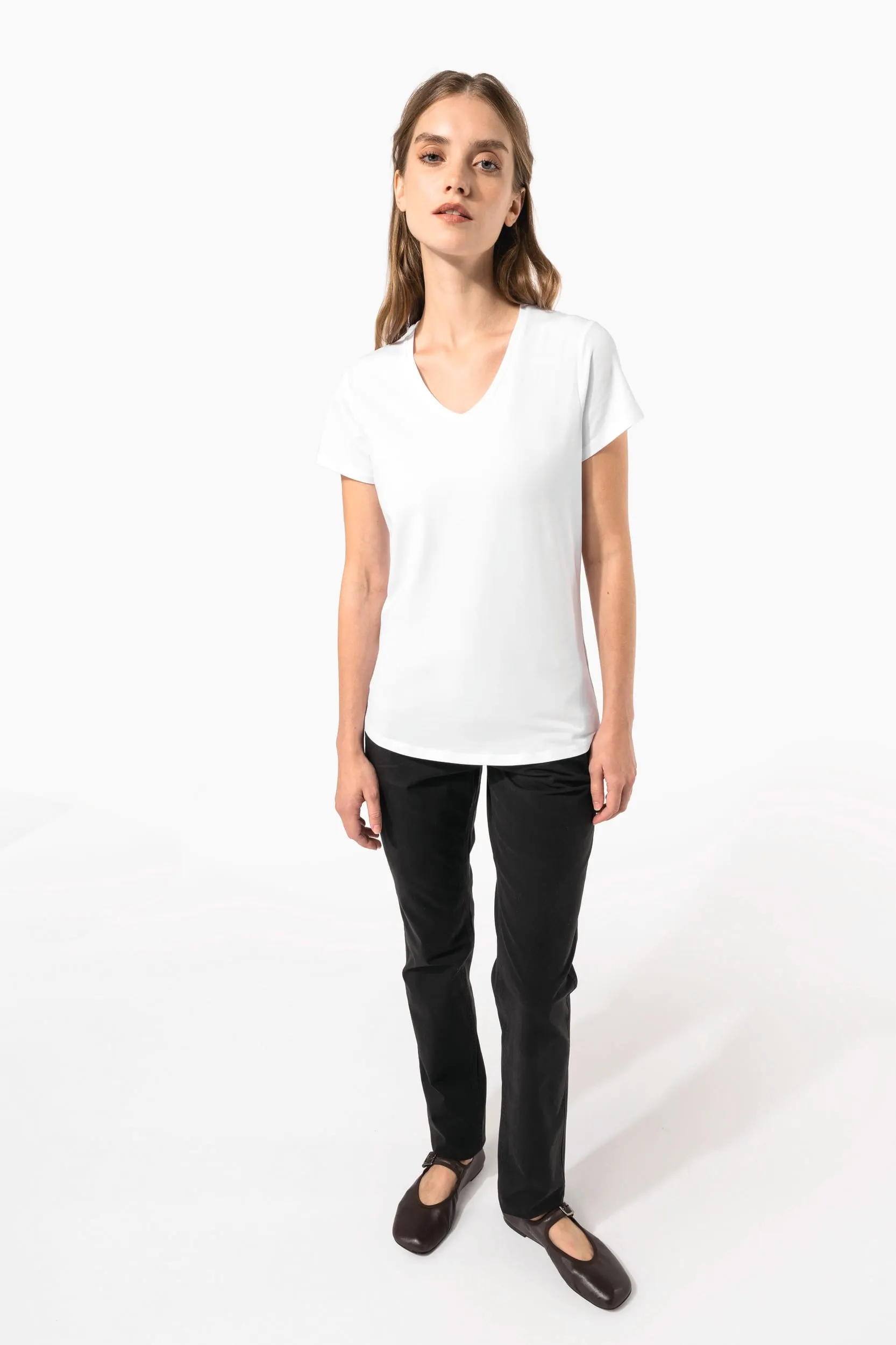 Camiseta con elastano cuello de pico mujer
