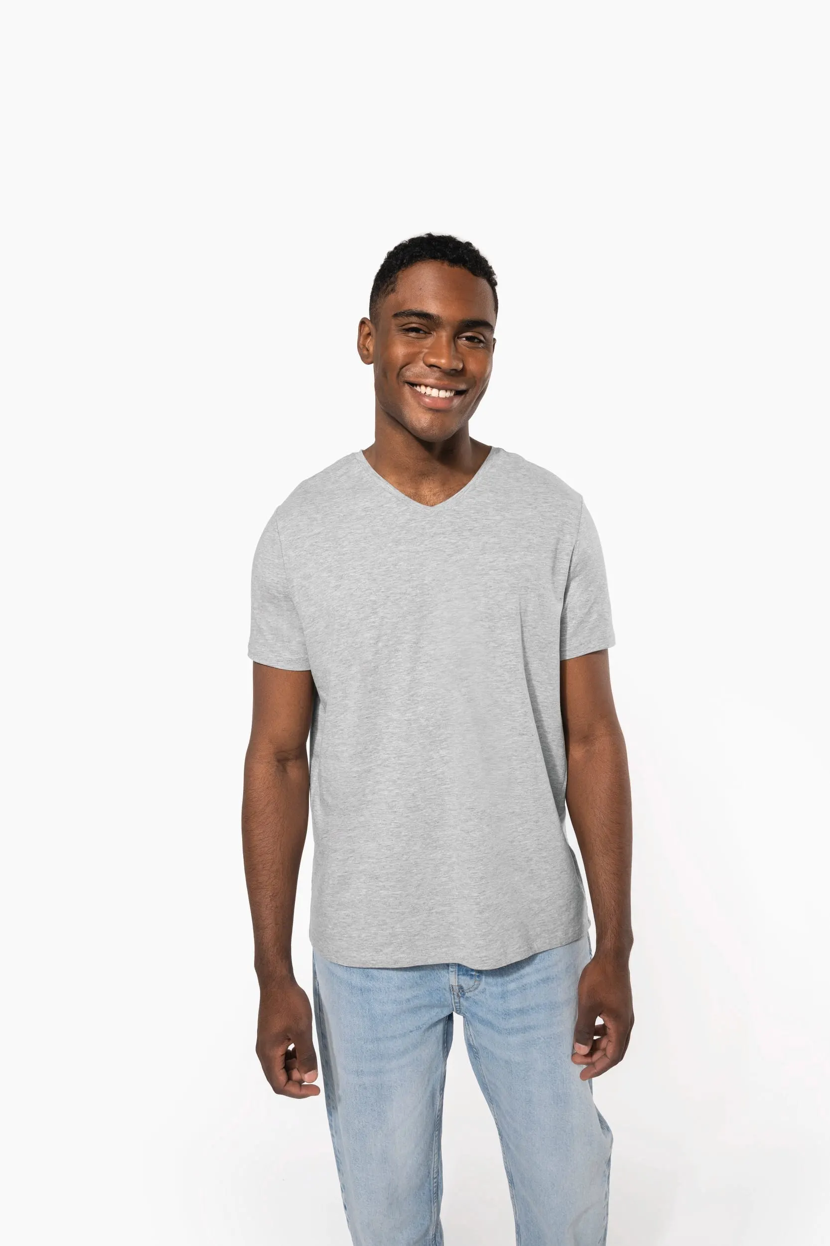 Camiseta con elastano cuello de pico hombre