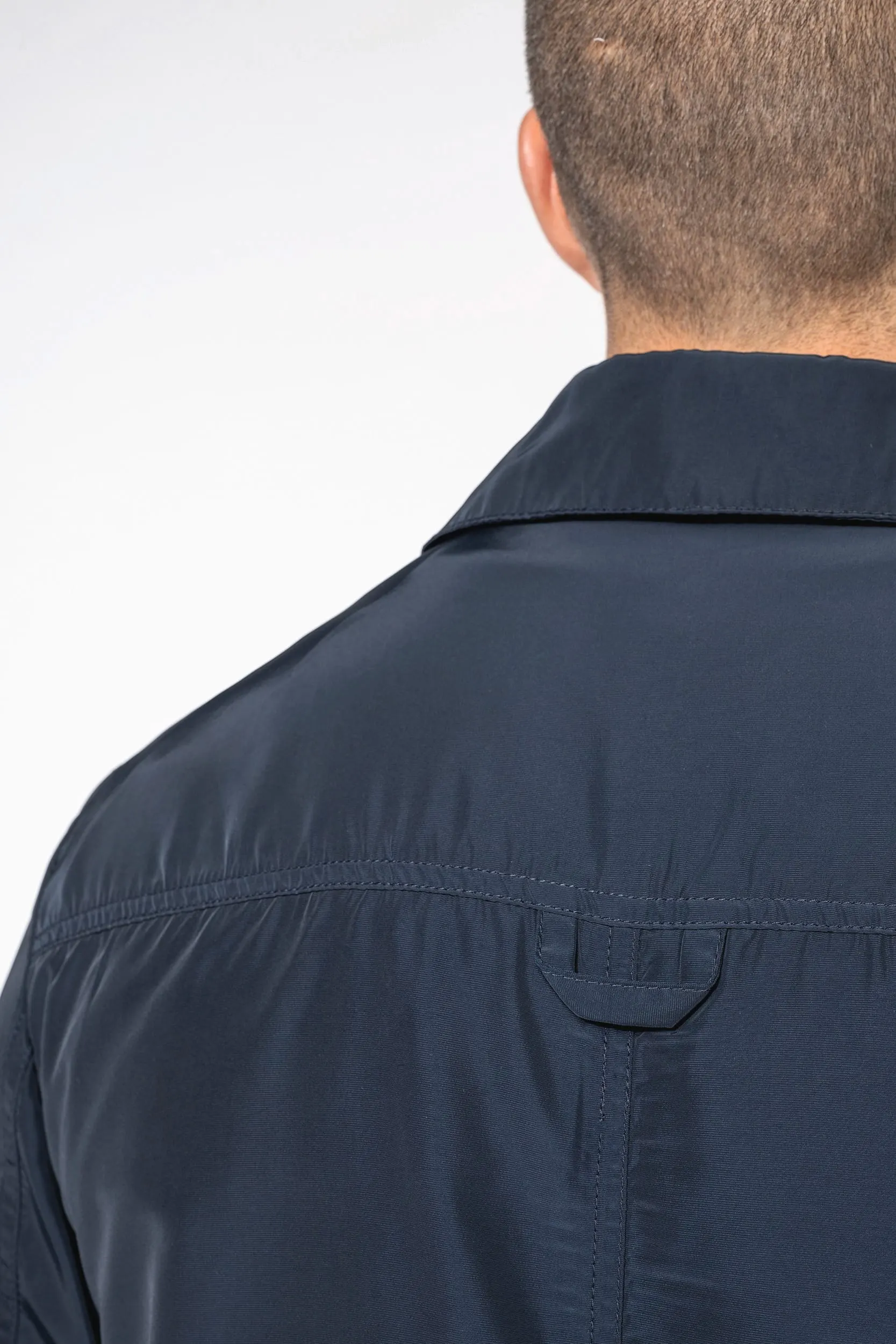 Gabardina ligera para hombre