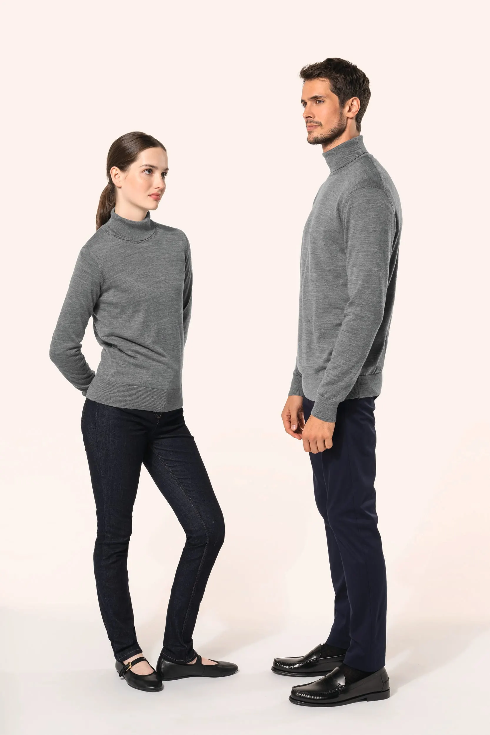 Jersey lana merina cuello vuelto hombre
