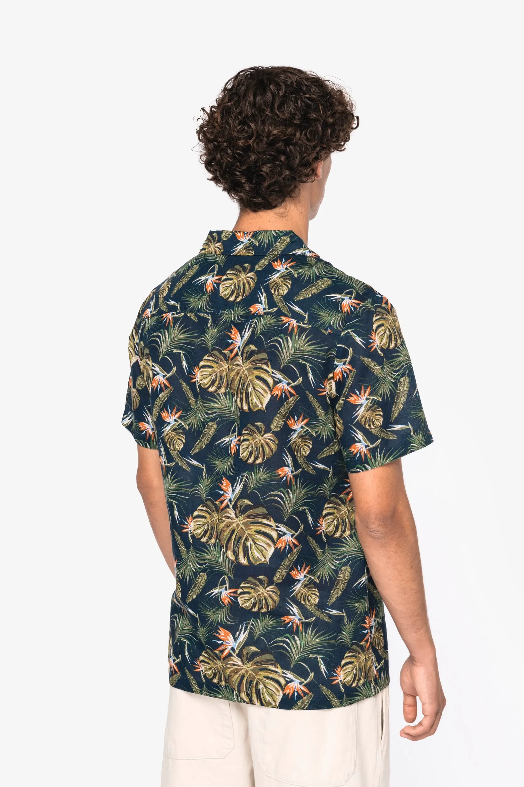 Camisa con estampado hawaiano hombre
