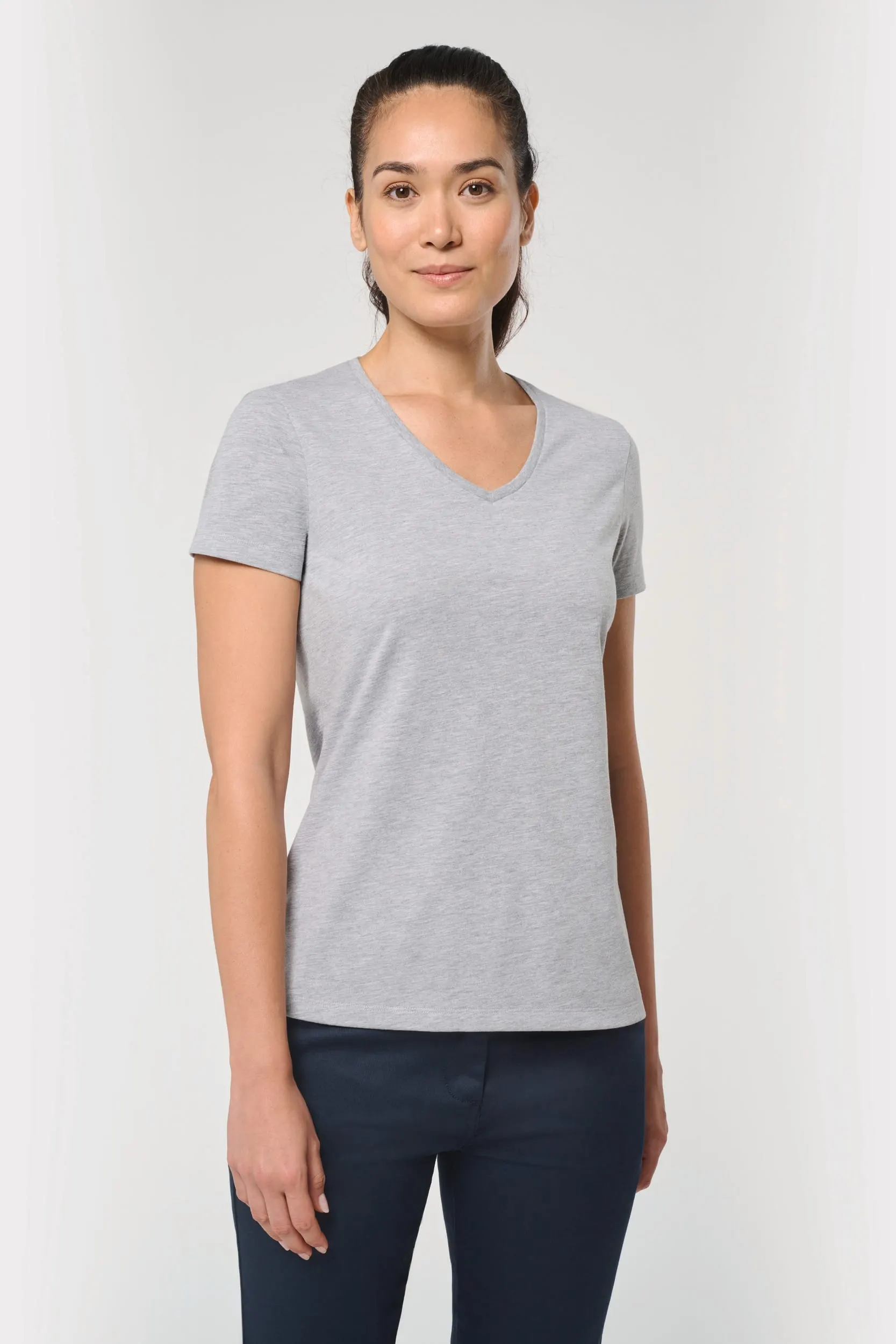 Camiseta ecorresponsable antibacteriana cuello de pico mujer