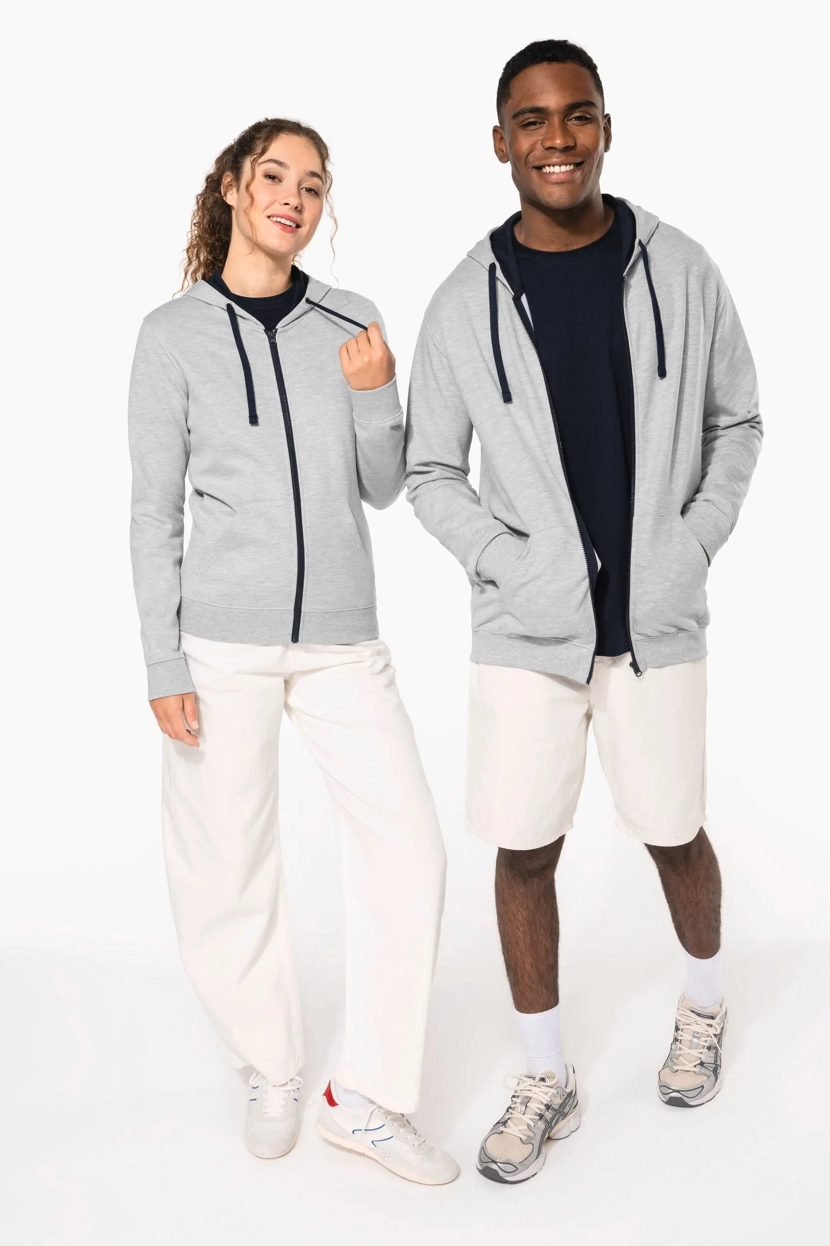 Sudadera capucha y cremallera contrastada