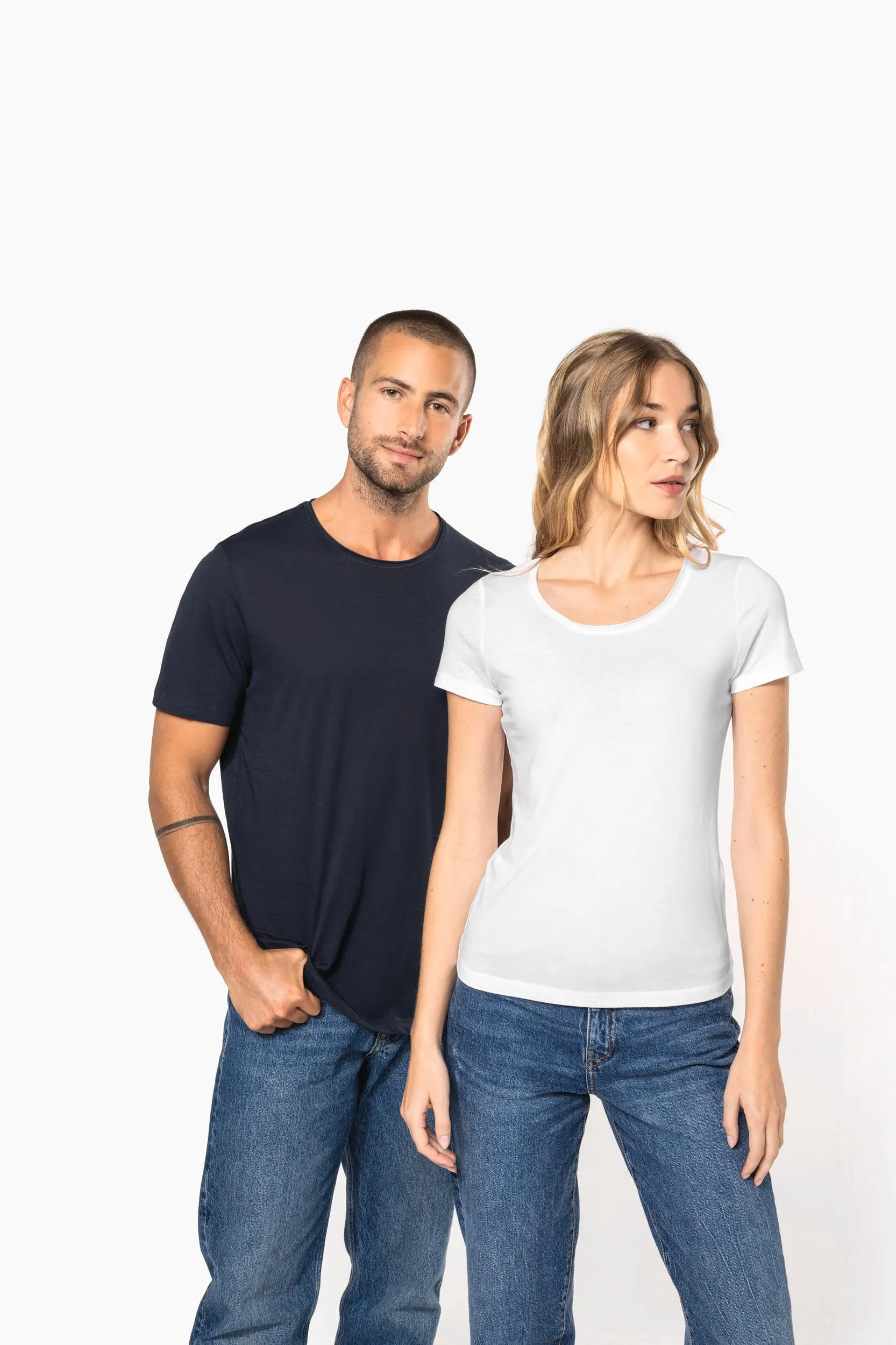 Camiseta orgánica con cuello sin costuras y manga corta mujer