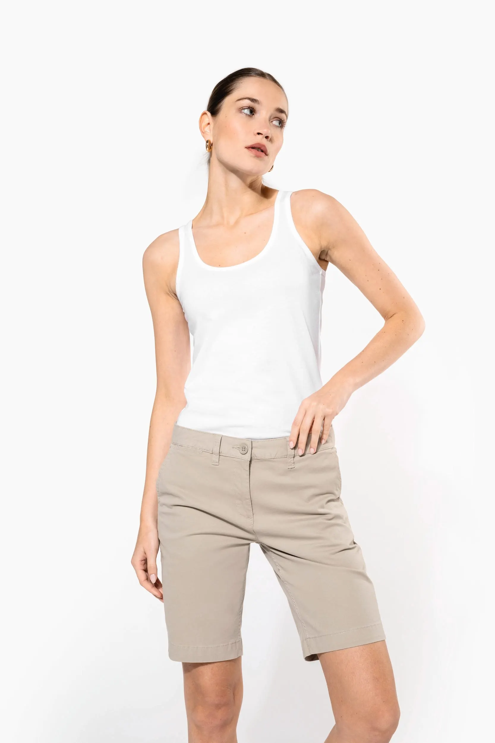 Bermuda chino mujer
