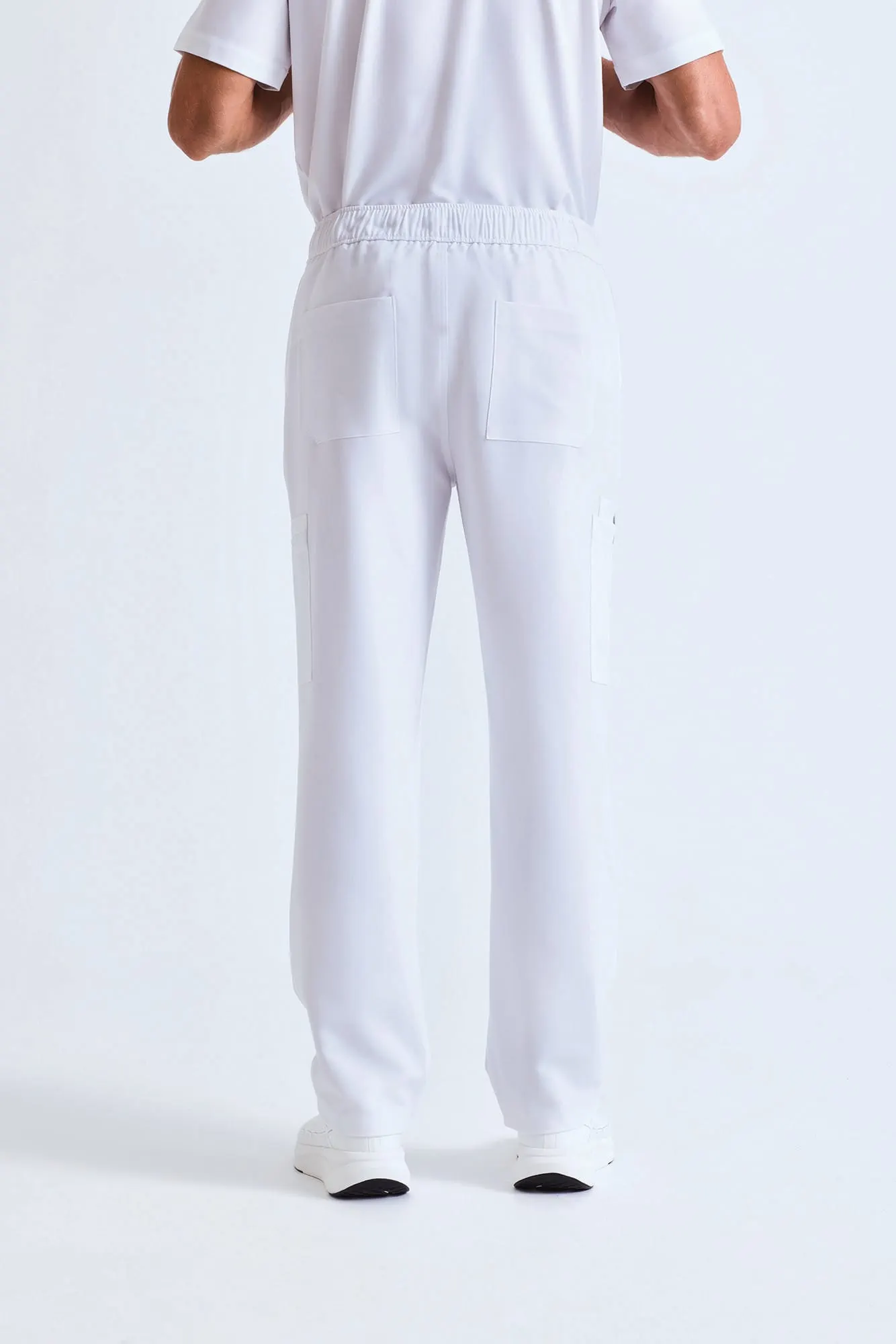 Pantalón tipo cargo elástico hombre