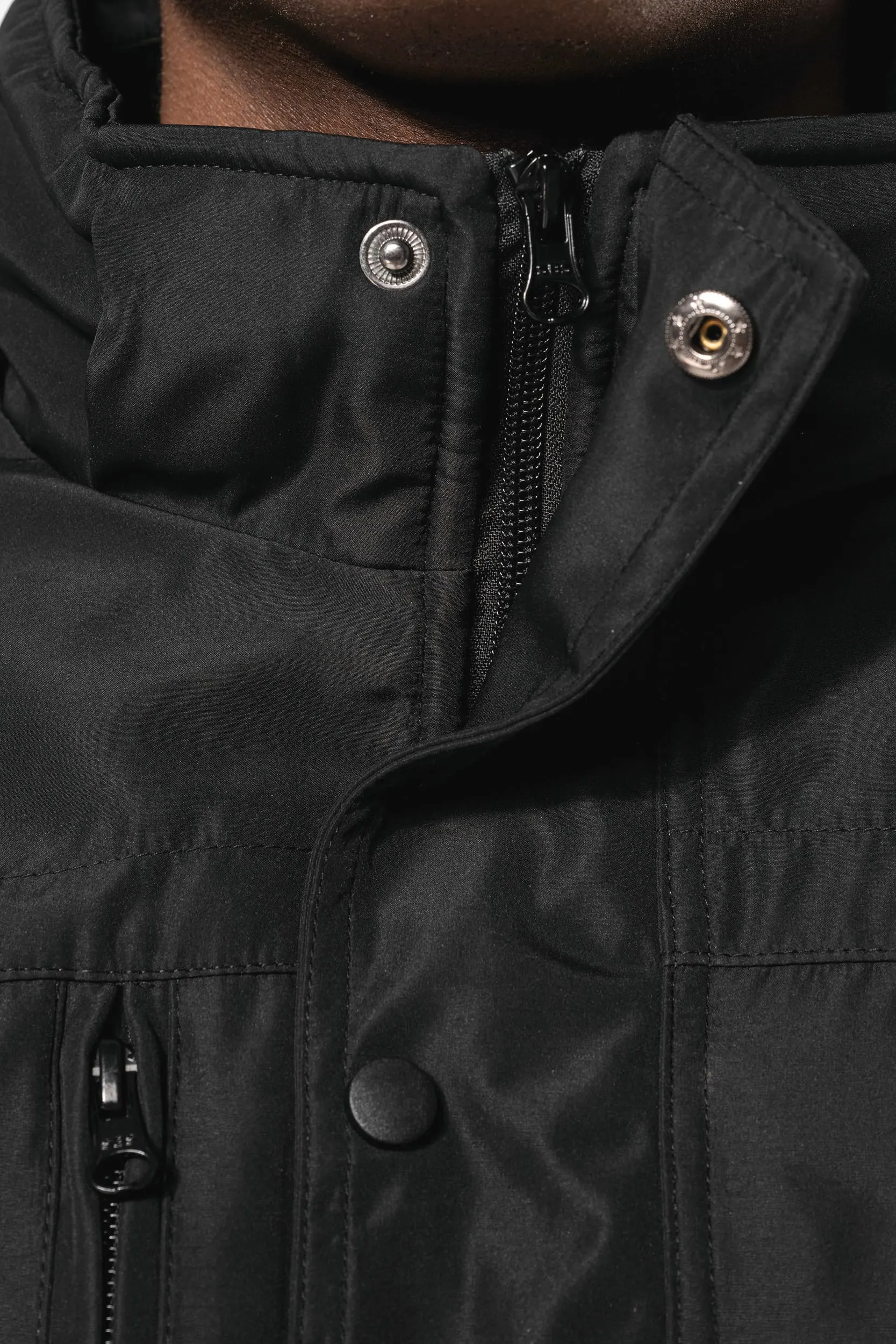 Parka con capucha extraíble