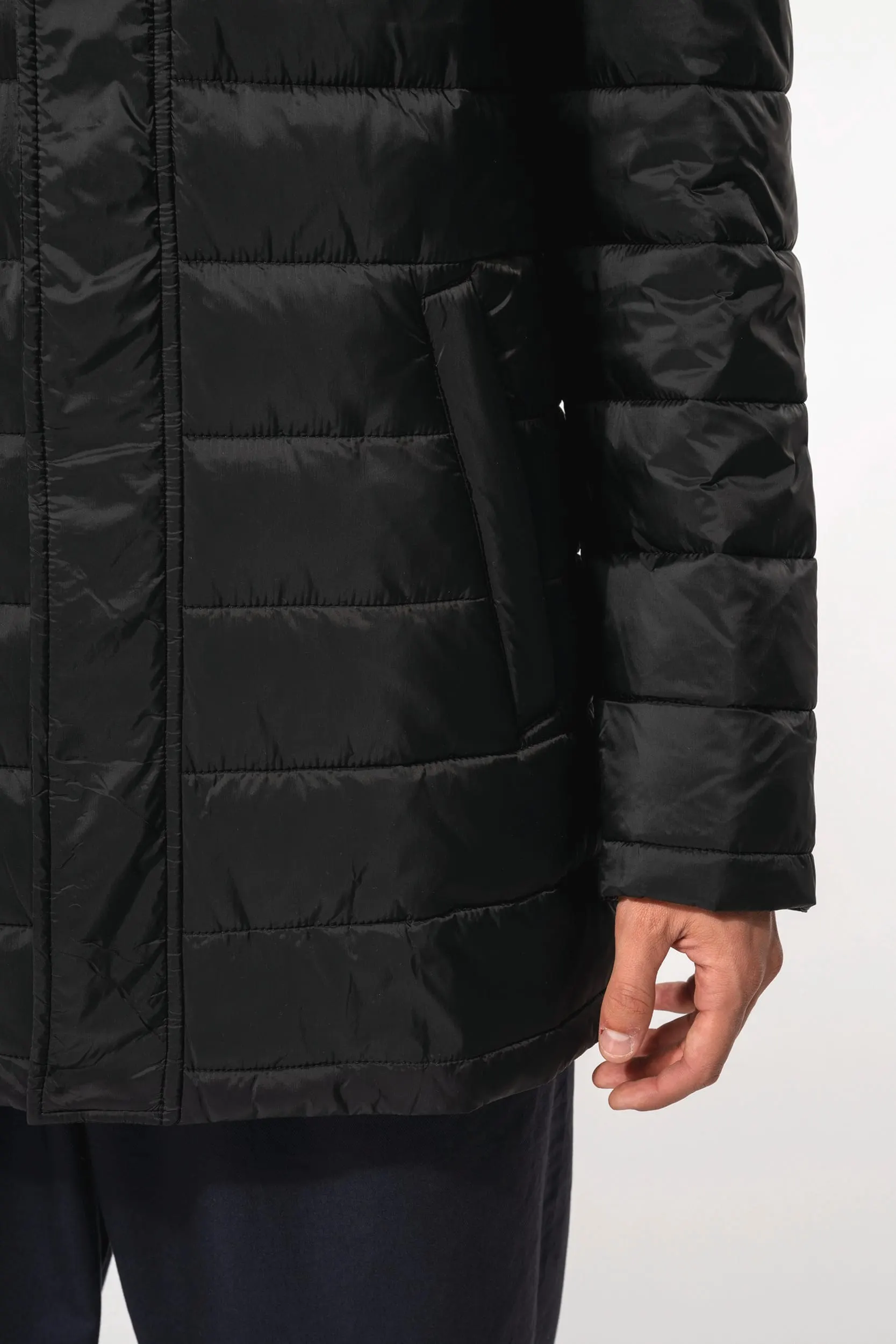 Parka ligera acolchada con capucha para hombre
