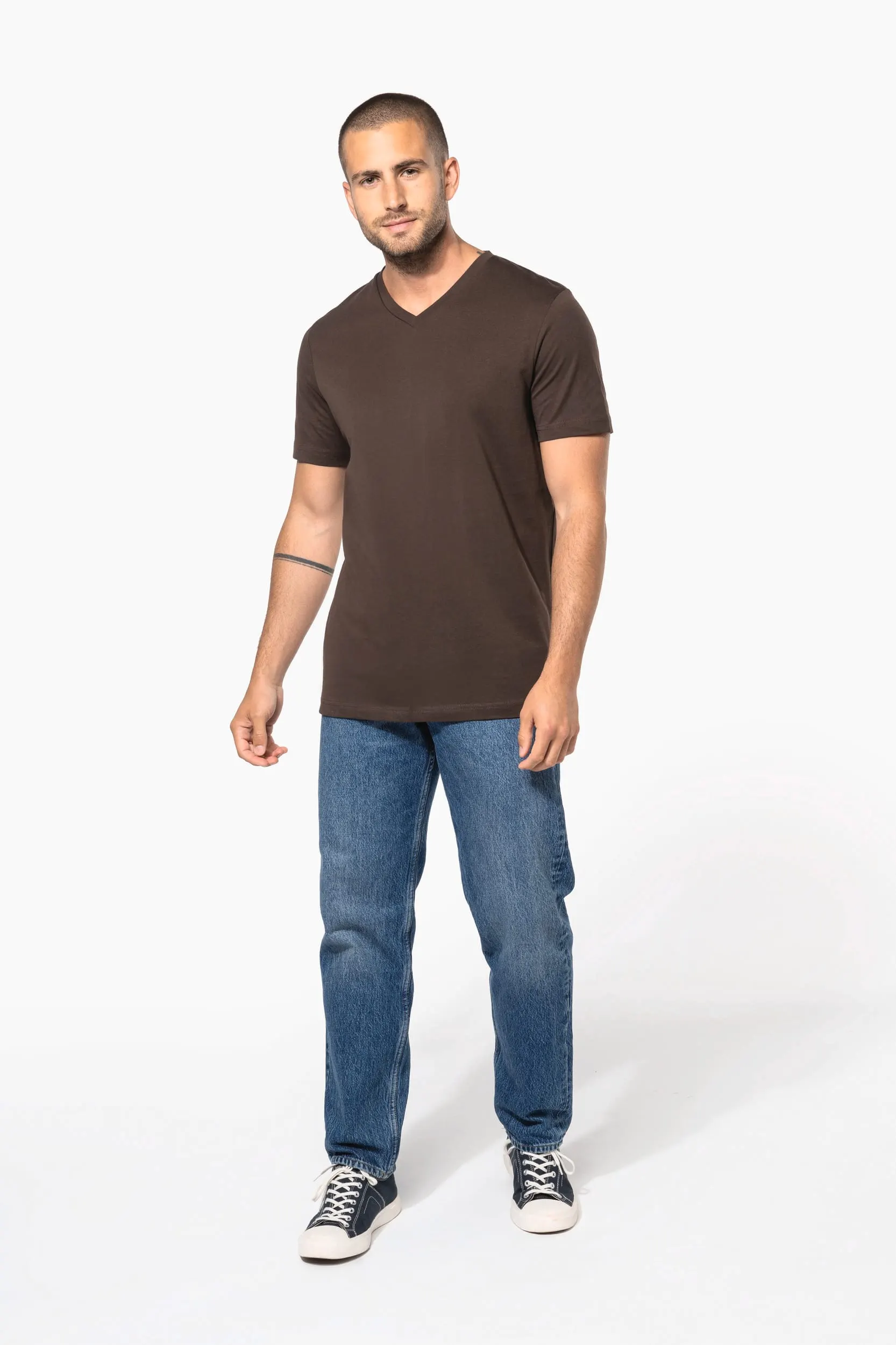 Camiseta manga corta y cuello de pico