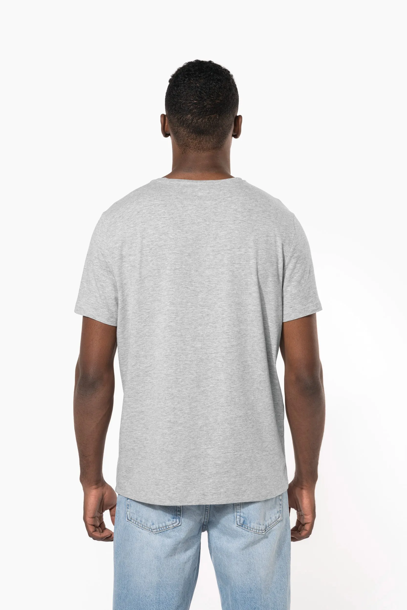 Camiseta con elastano cuello de pico hombre