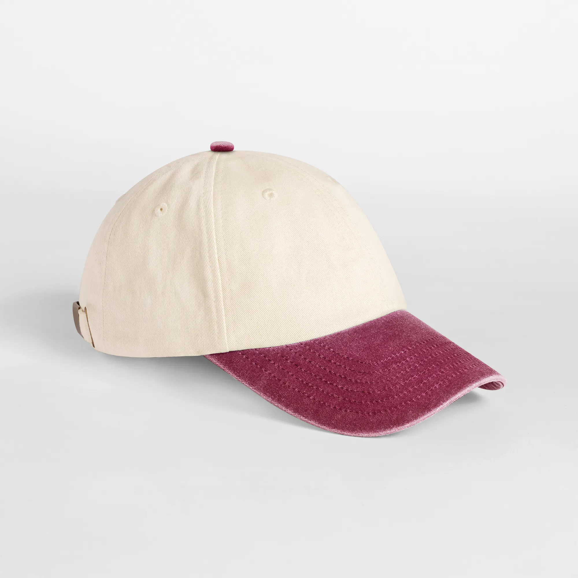 Gorra vintage compacta con visera en contraste