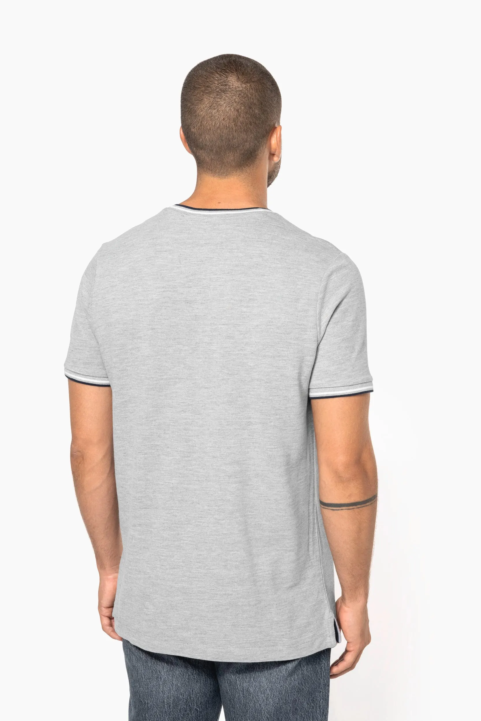 Camiseta de punto piqué con cuello de pico de hombre