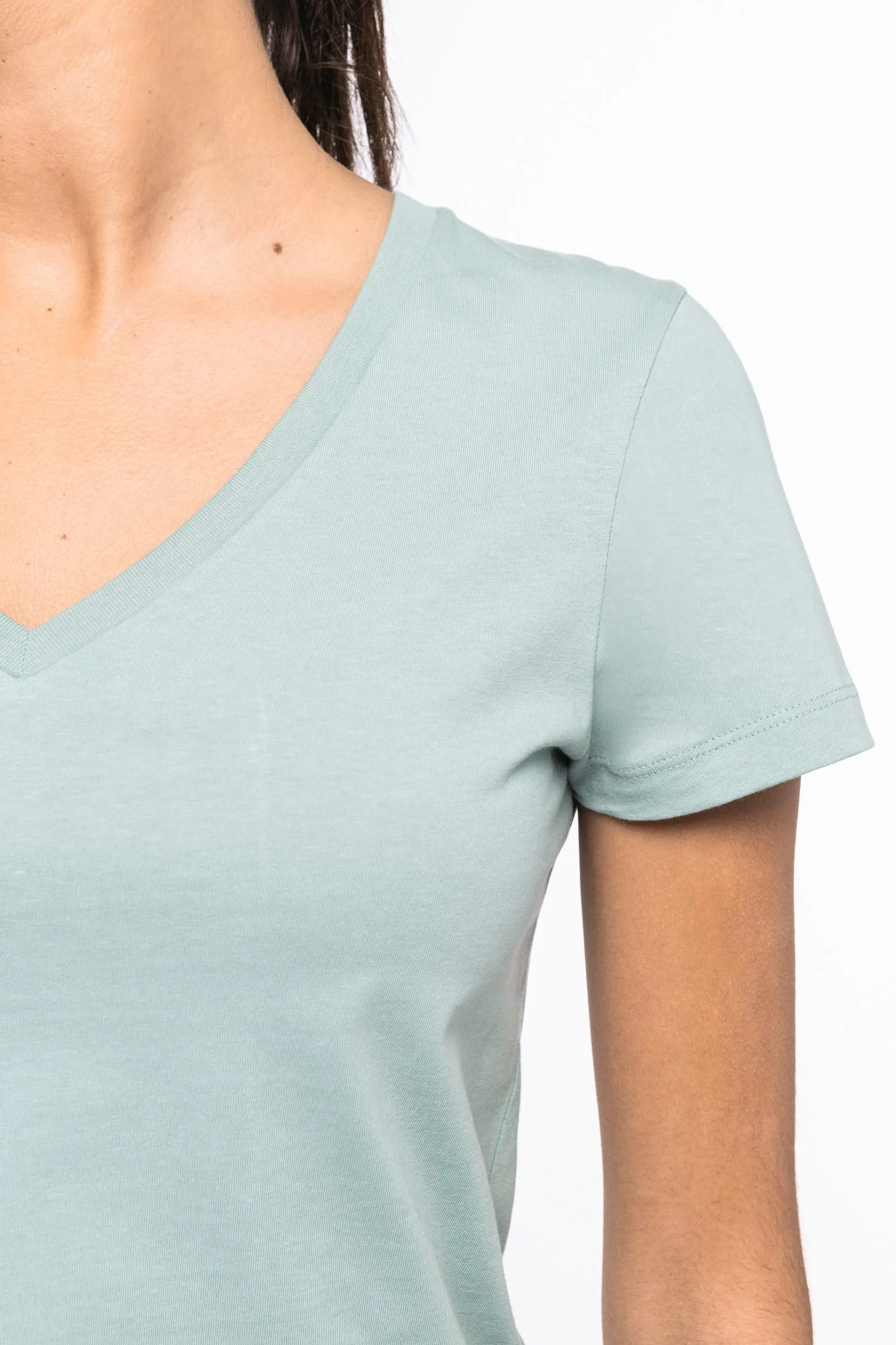 Camiseta ecorresponsable cuello de pico mujer