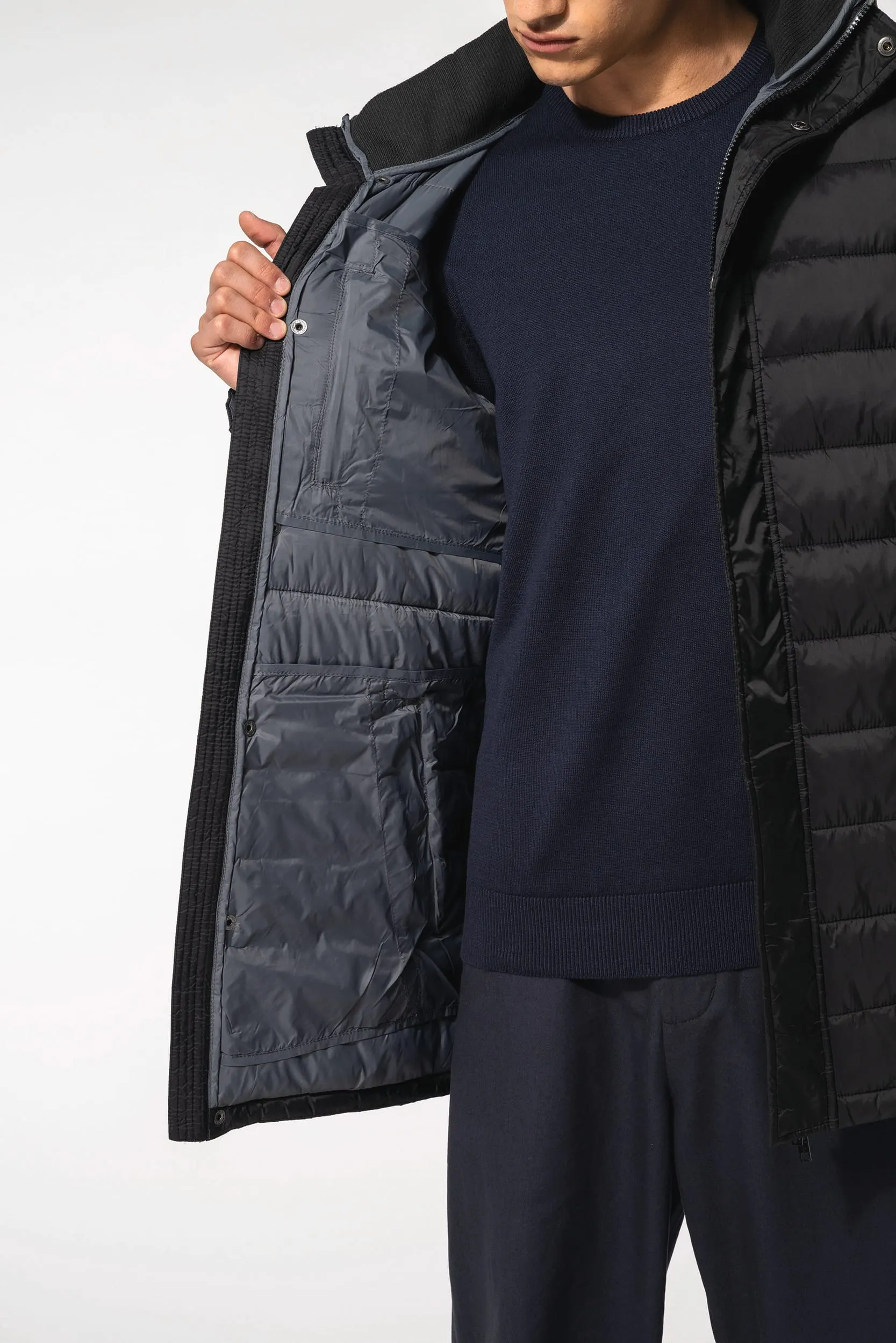 Parka ligera acolchada con capucha para hombre