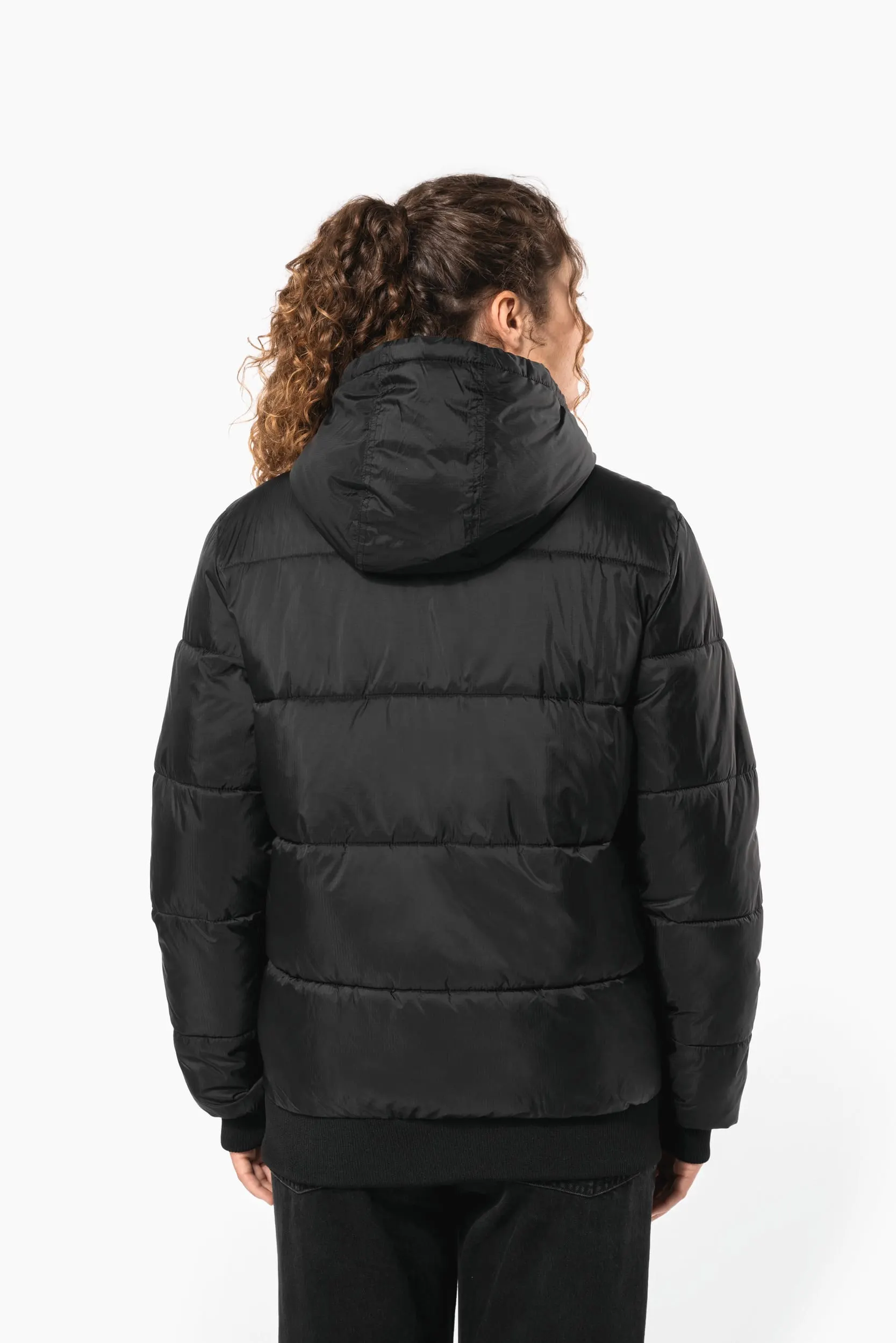 Chaqueta ripstop reciclada con capucha unisex