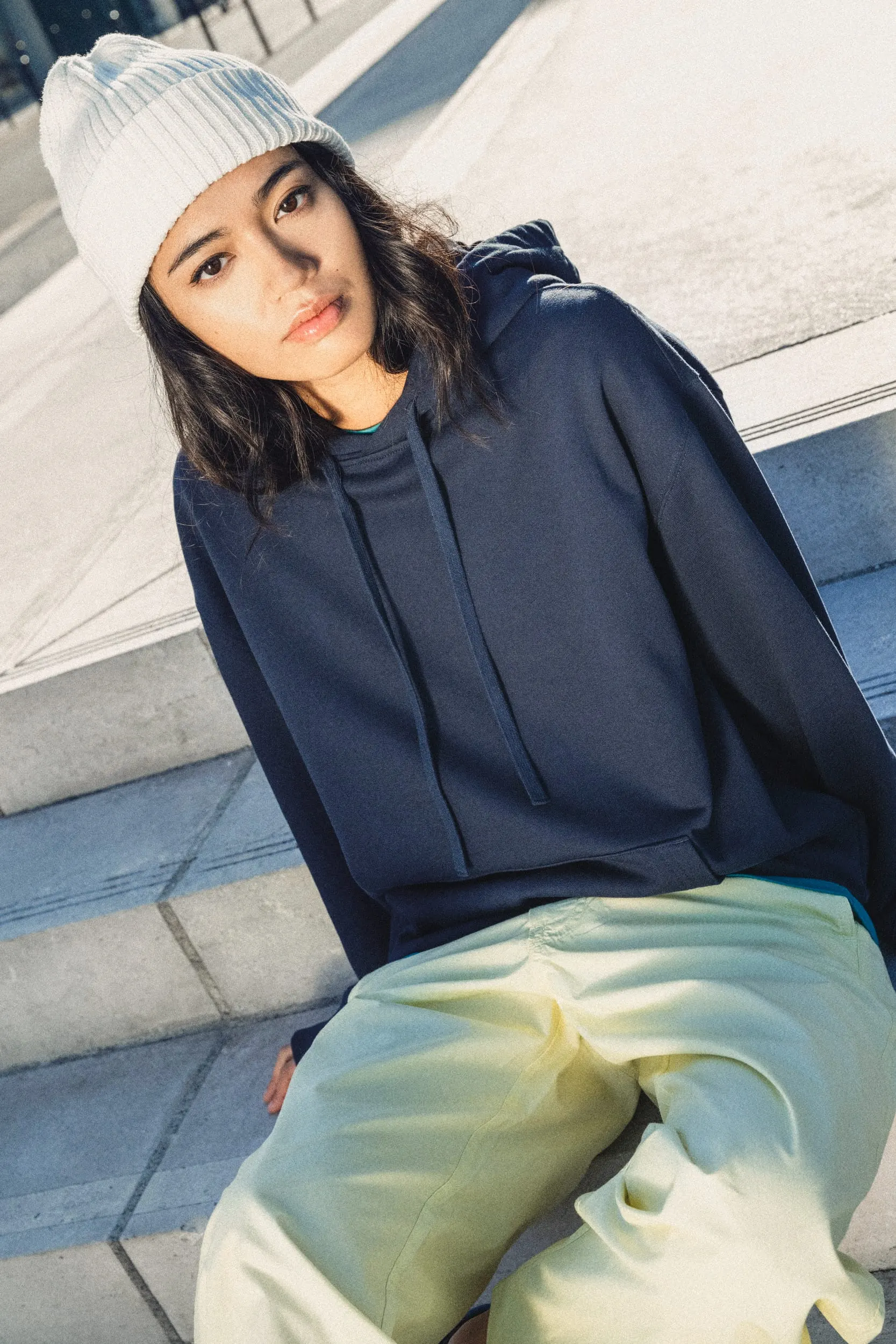 Sudadera ecorresponsable con capucha y hombros caídos French Terry unisex