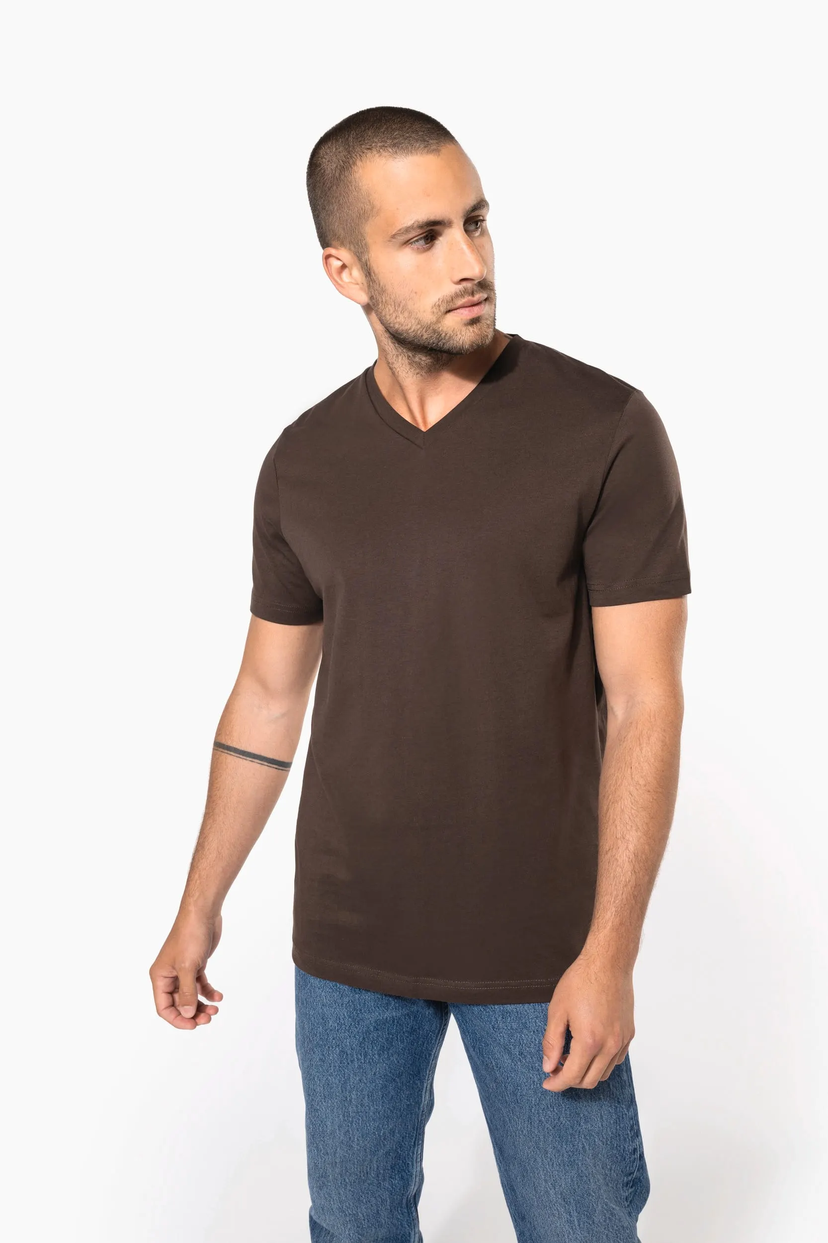 Camiseta manga corta y cuello de pico