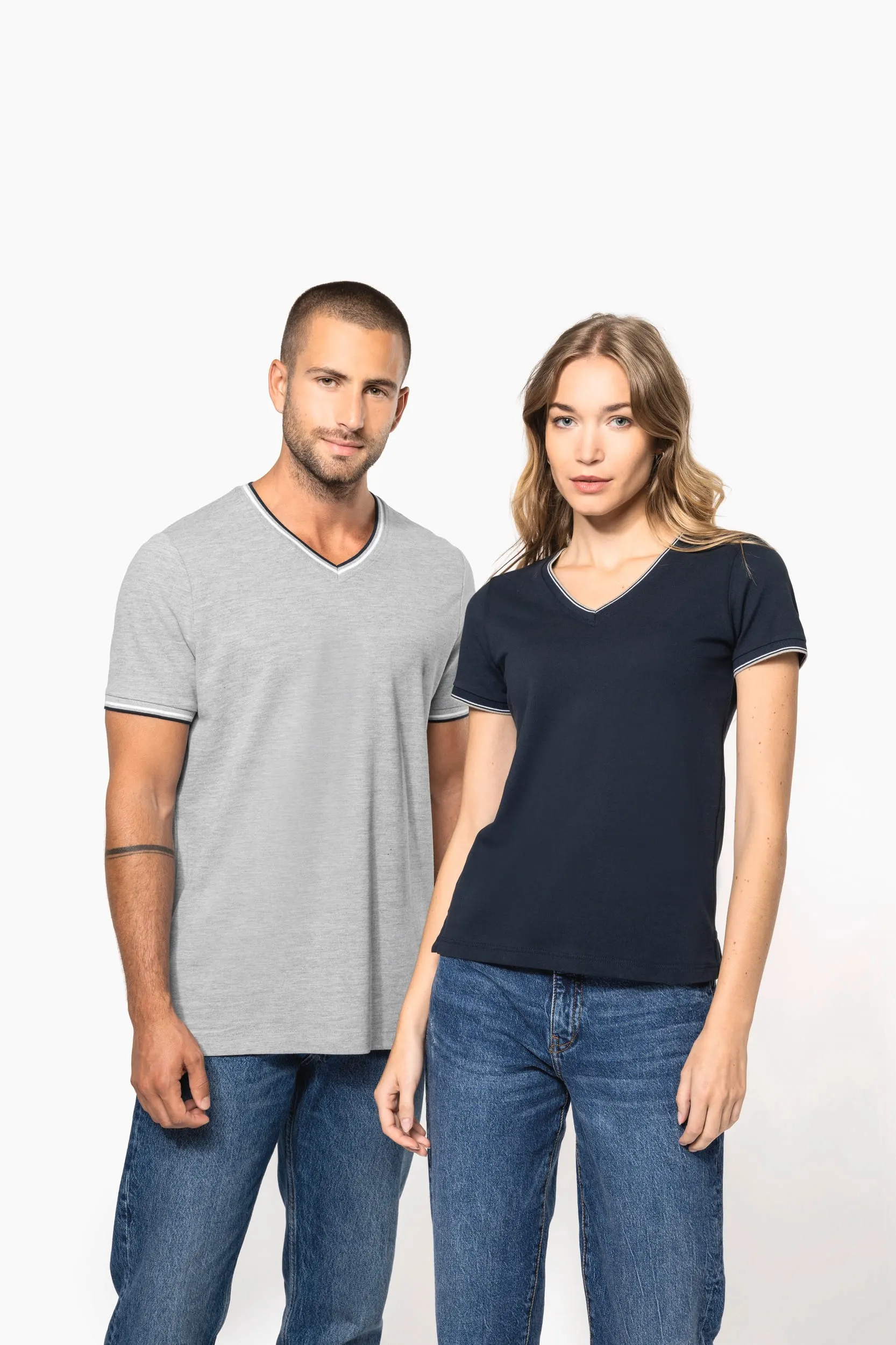 Camiseta de punto piqué con cuello de pico de hombre