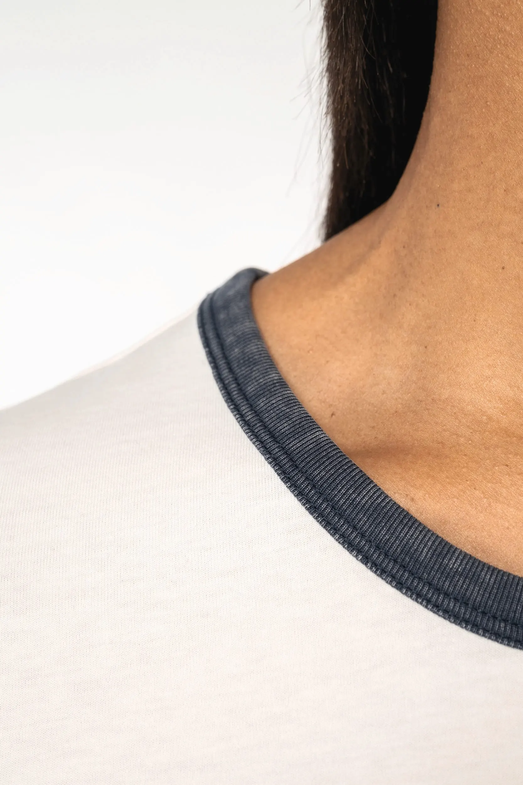 Camiseta ringer ecorresponsable con ribetes contrastados efecto lavado mujer