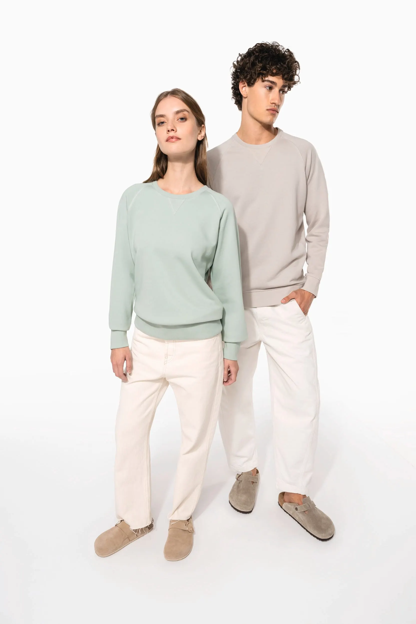 Sudadera algodón orgánico con cuello redondo y mangas raglán de hombre
