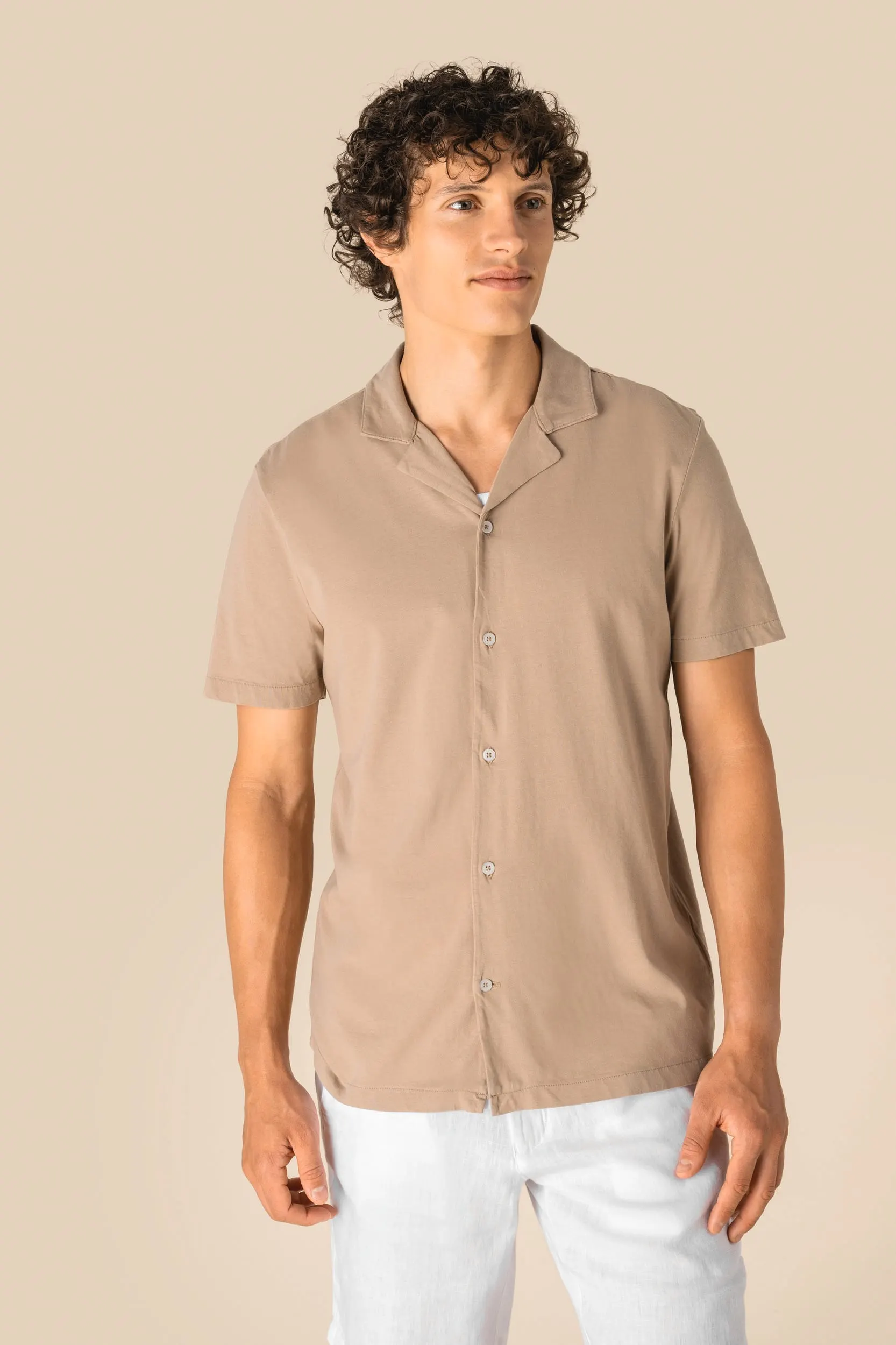 Camisa ecorresponsable efecto lavado de punto jersey manga corta con cuello bowling hombre