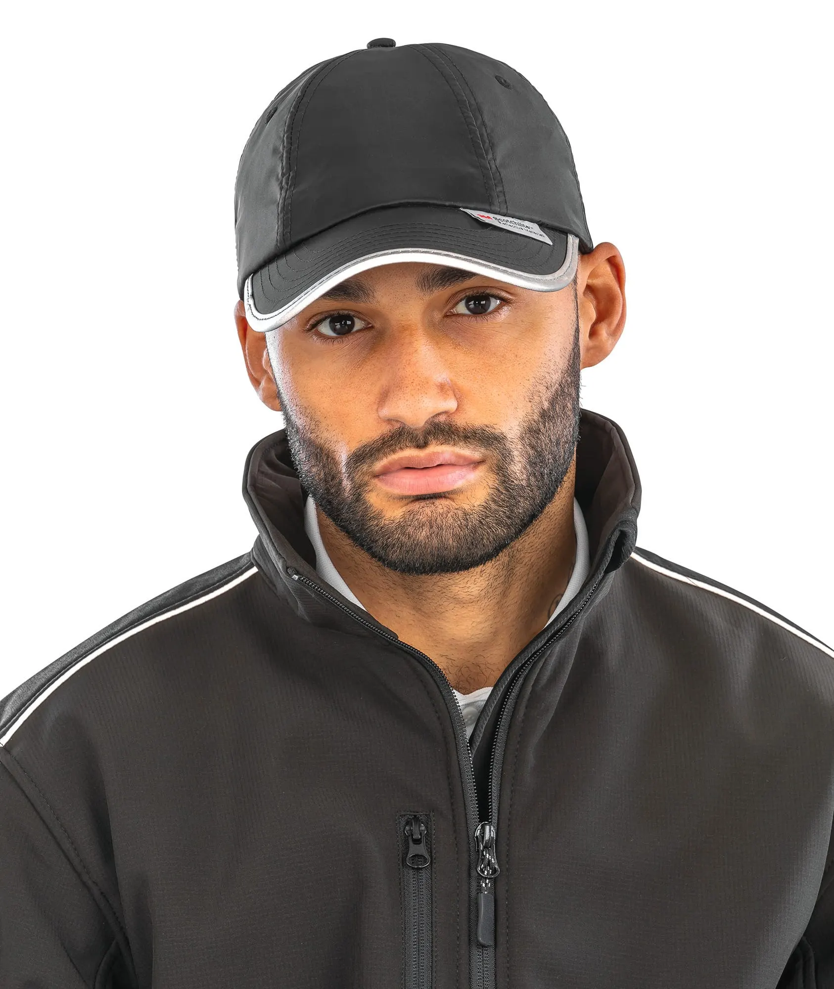 Gorra con bordes reflectantes
