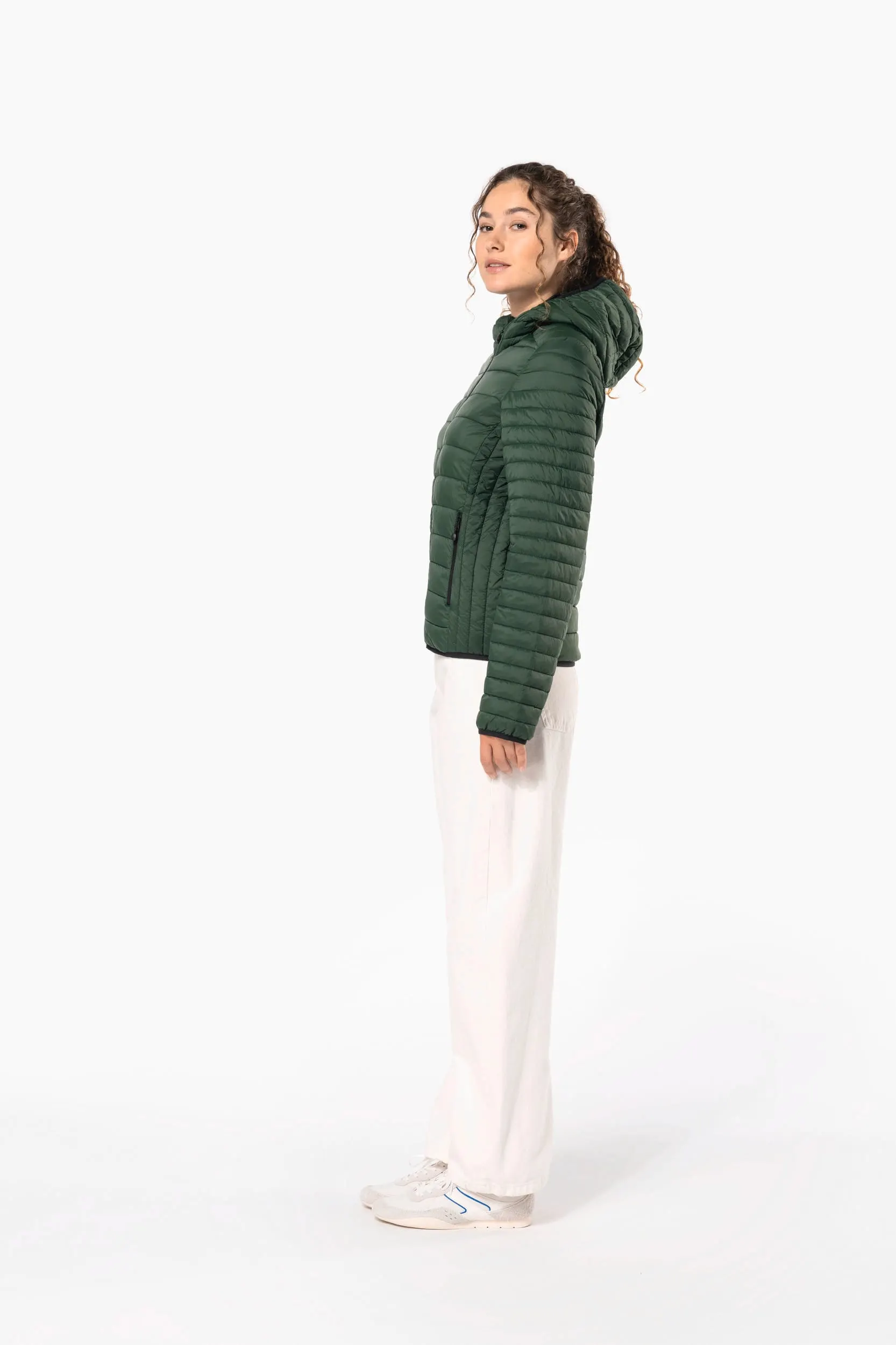 Chaqueta acolchada y ligera con capucha mujer