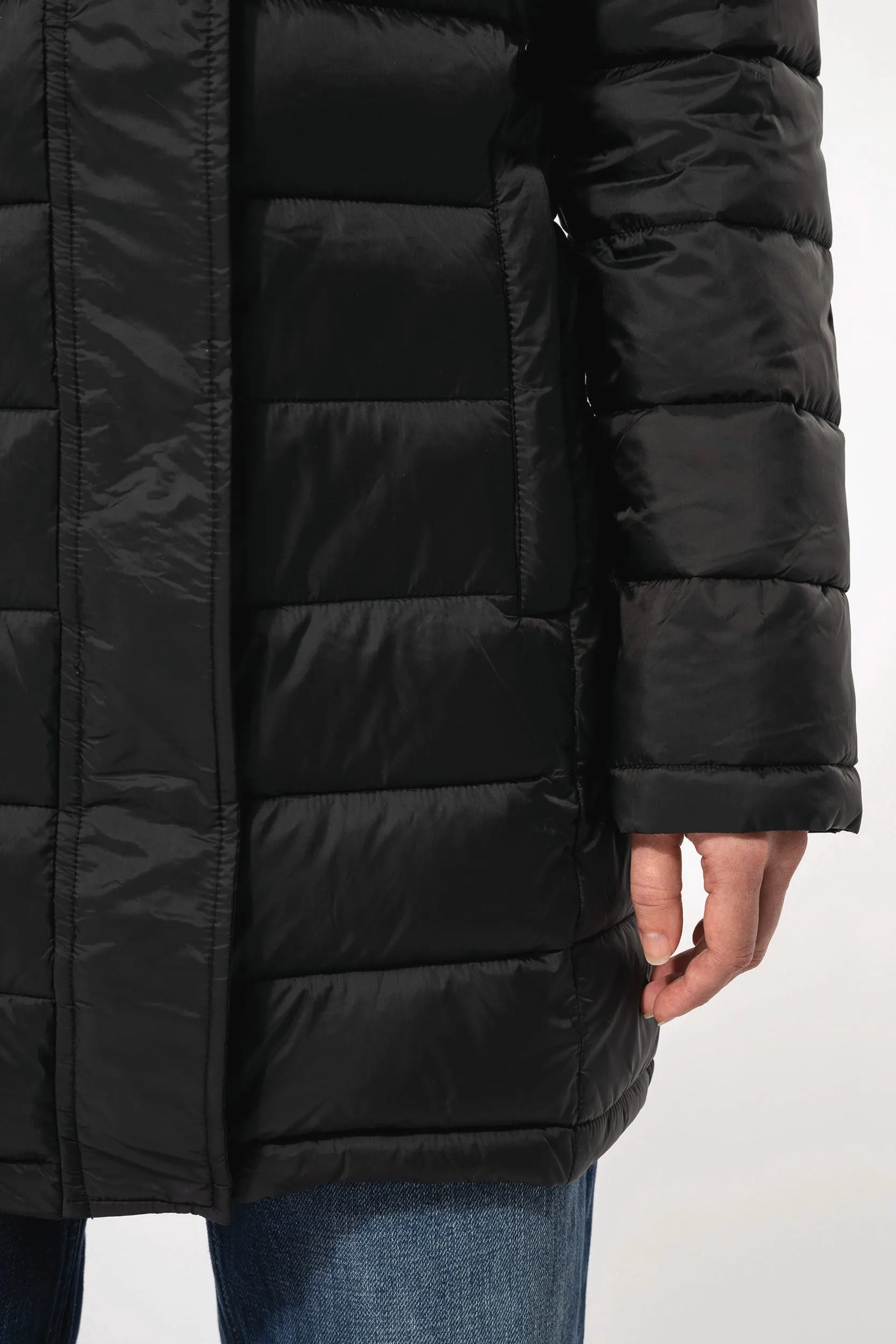 Parka ligera acolchada con capucha para mujer