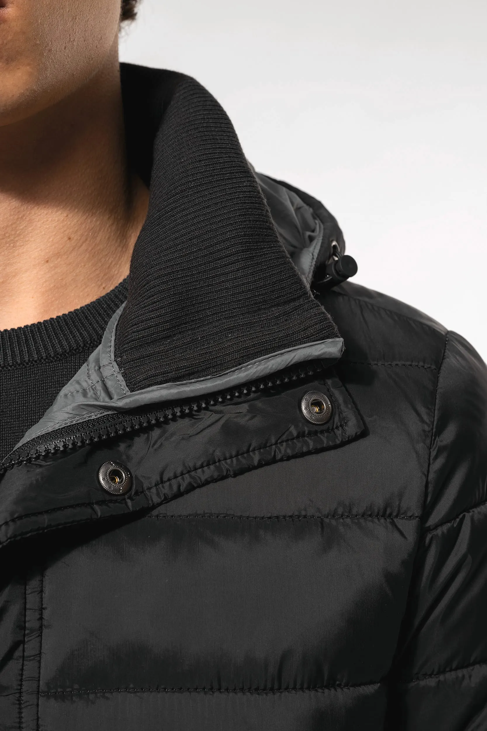 Parka ligera acolchada con capucha para hombre