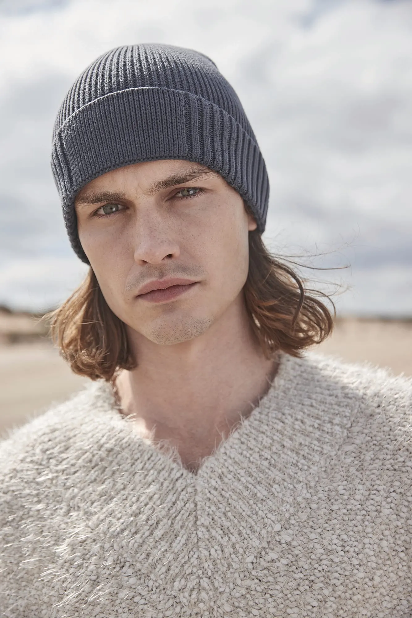 Gorro de algodón orgánico con parche técnico