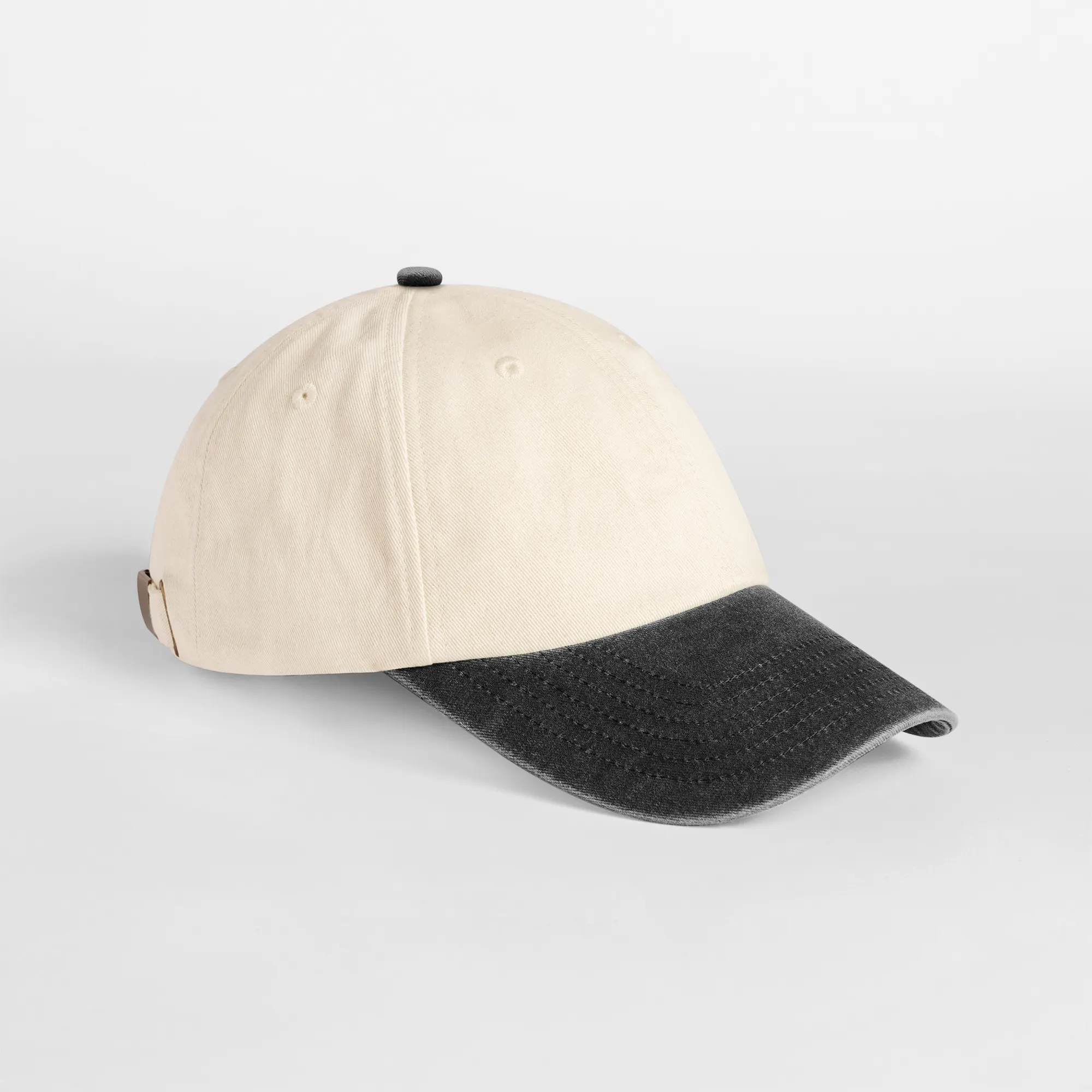 Gorra vintage compacta con visera en contraste